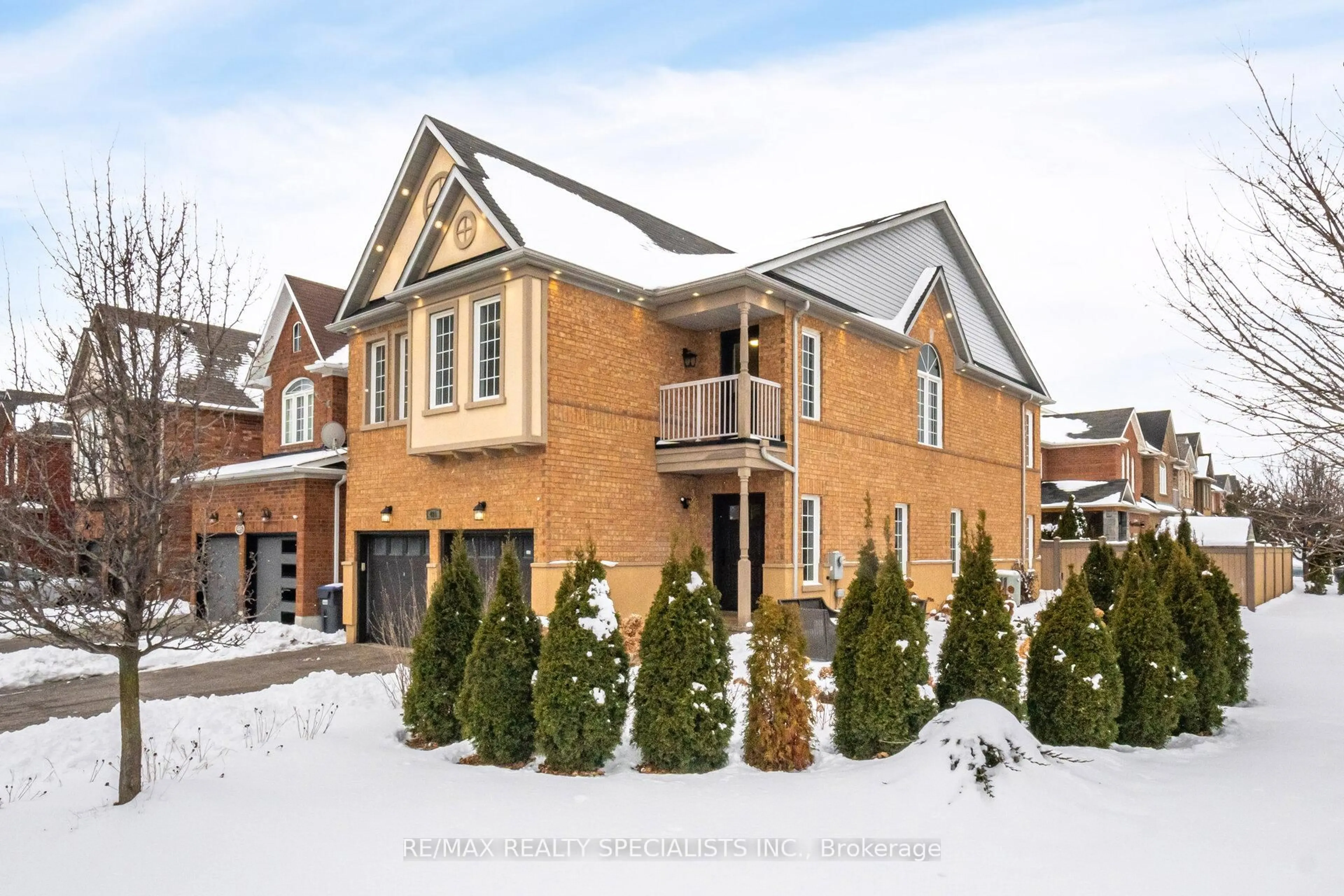Home with brick exterior material, street for 491 Orange Walk Cres, Mississauga Ontario L5R 0A5