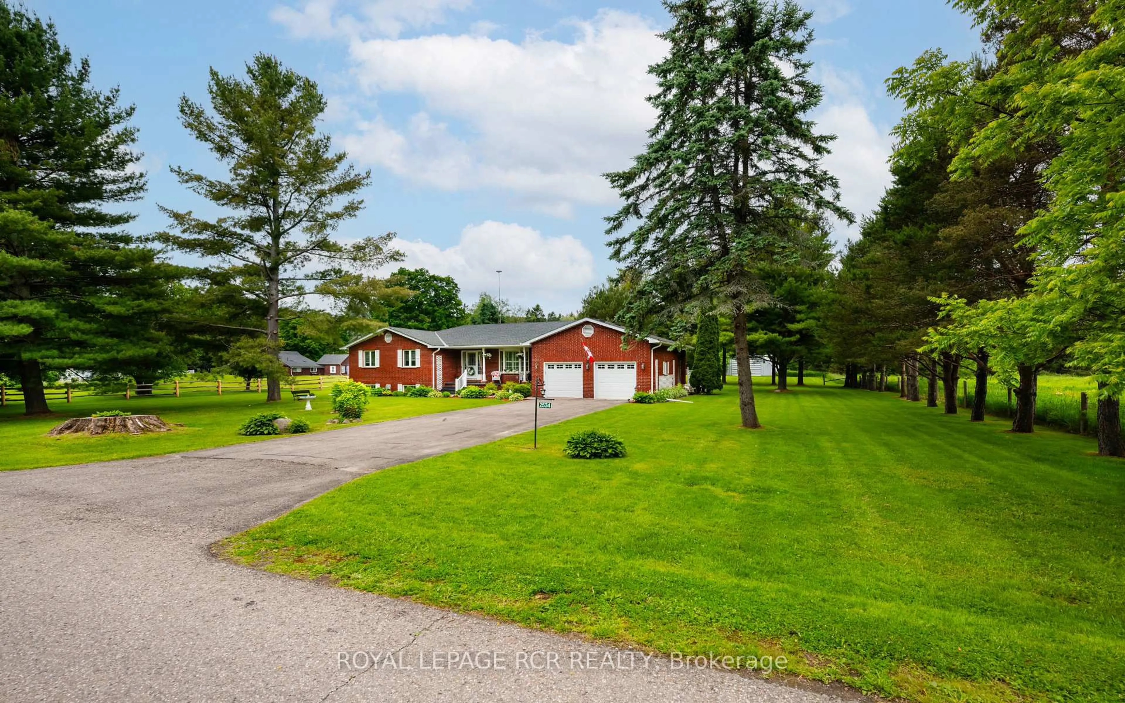 A pic from outside/outdoor area/front of a property/back of a property/a pic from drone, unknown for 2534 Highpoint Sdrd, Caledon Ontario L7K 0J1