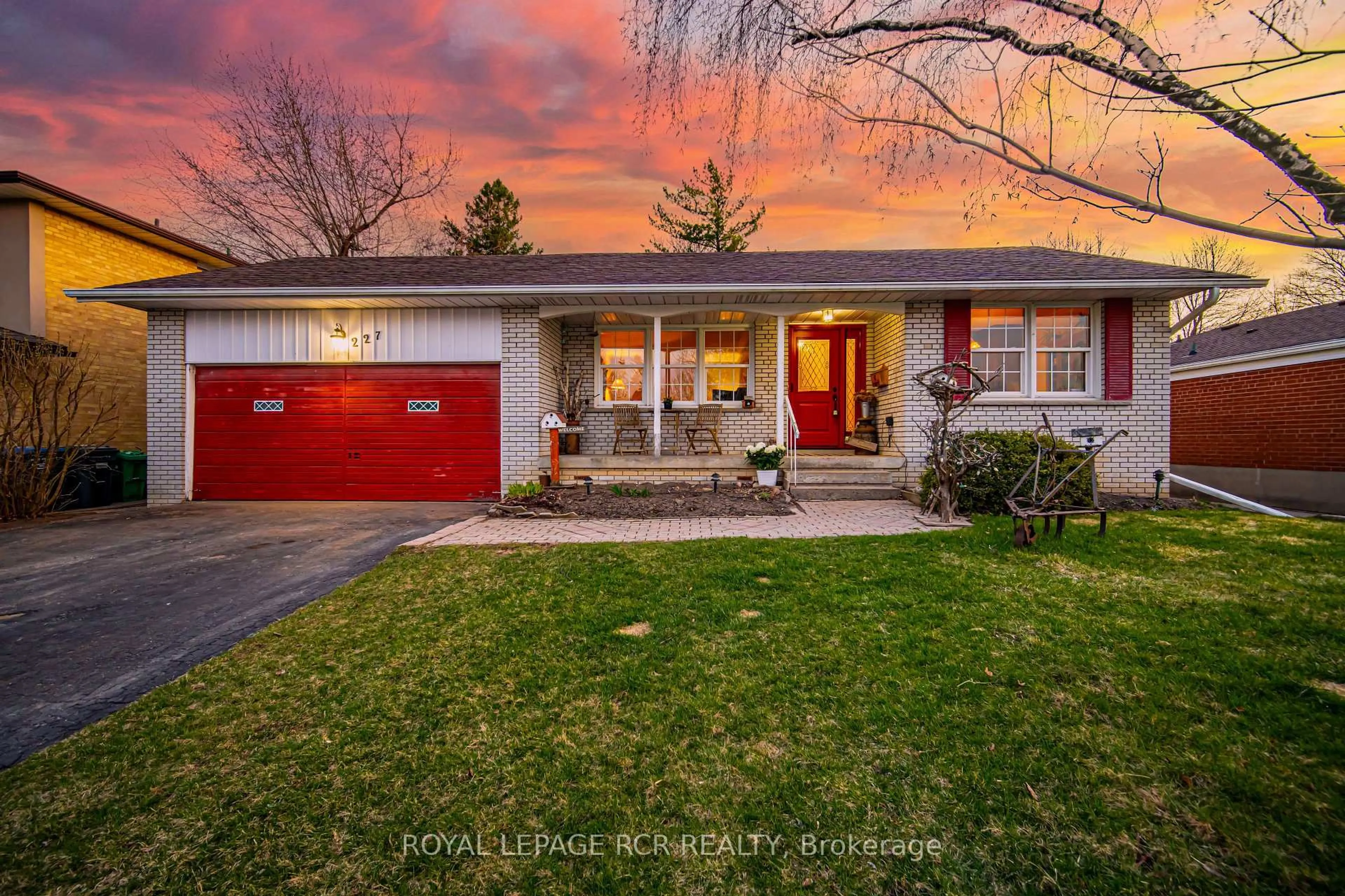 Home with brick exterior material, street for 227 Elizabeth St, Brampton Ontario L6Y 1S2