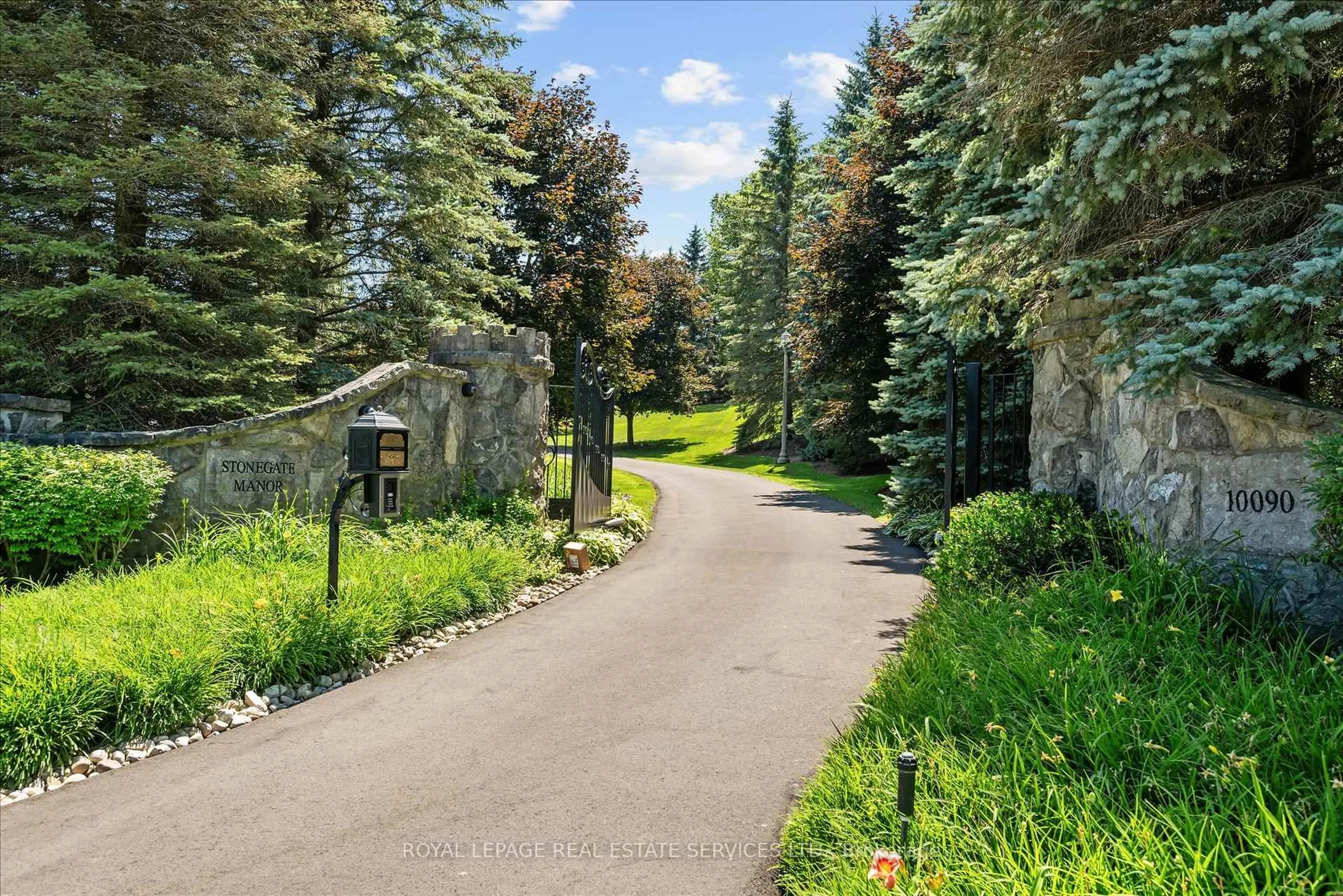 A pic from outside/outdoor area/front of a property/back of a property/a pic from drone, forest/trees view for 10090 Pineview Tr, Milton Ontario L0P 1B0