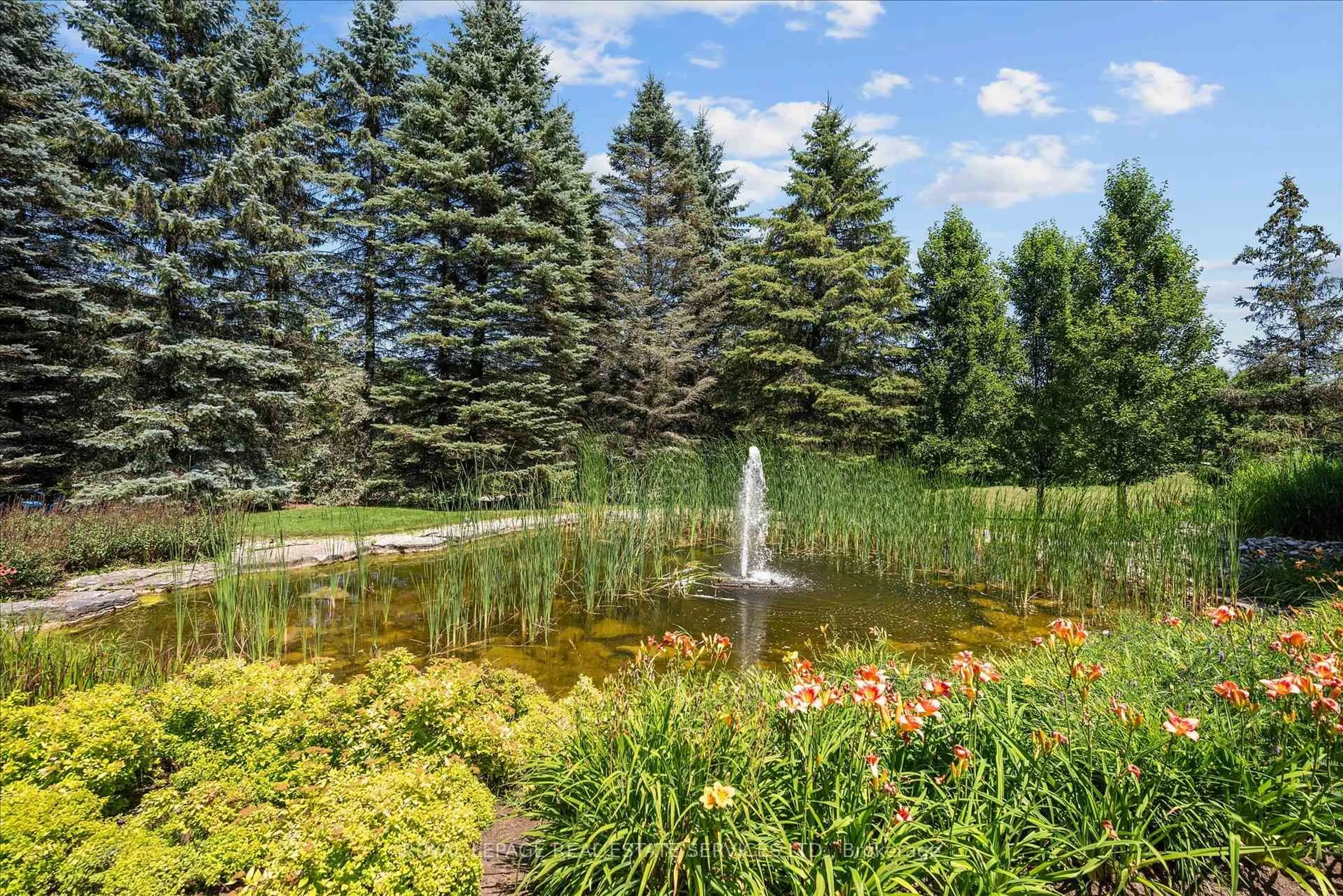 Patio, water/lake/river/ocean view for 10090 Pineview Tr, Milton Ontario L0P 1B0