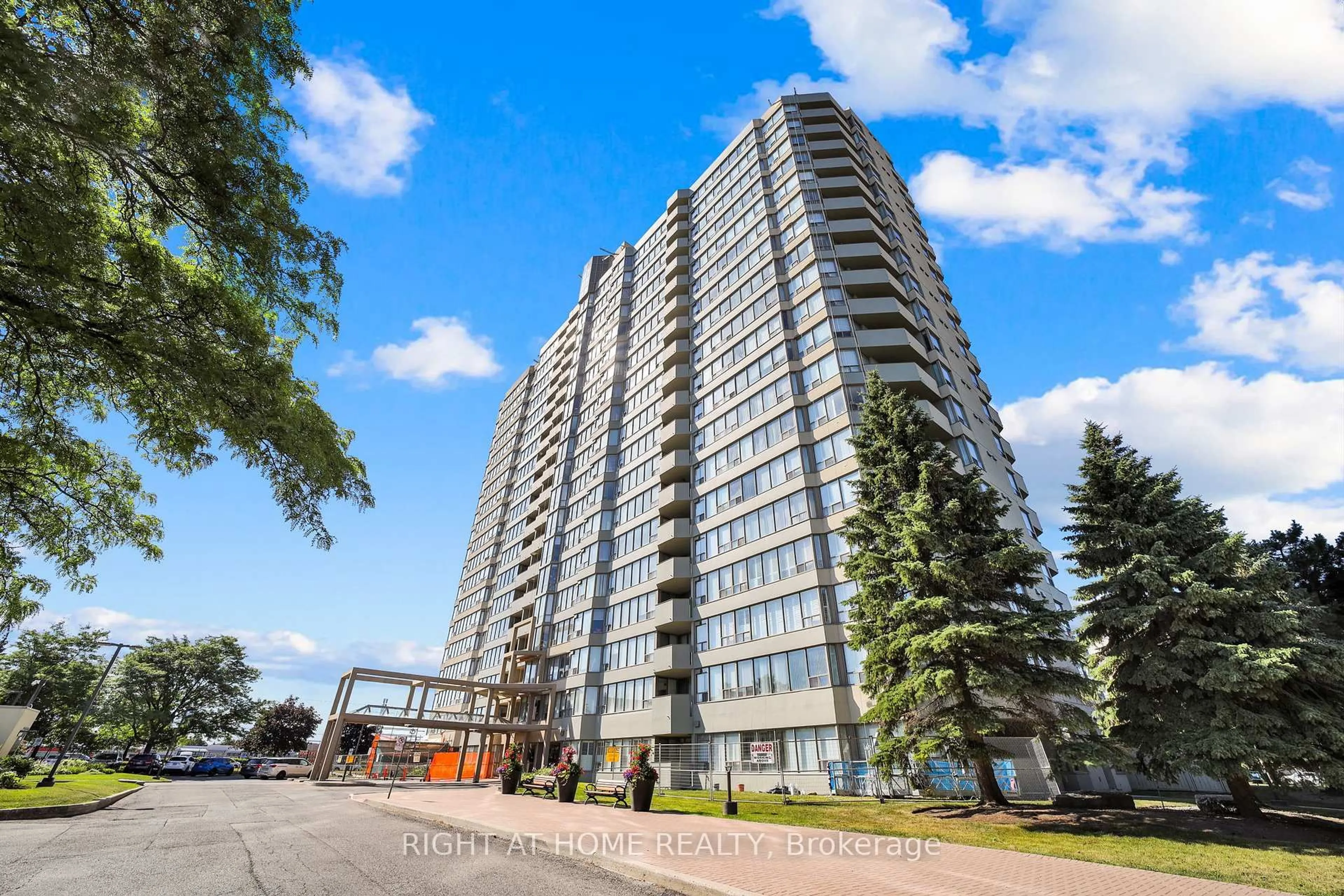 Unknown for 700 Constellation Dr #1805, Mississauga Ontario L5R 3G8