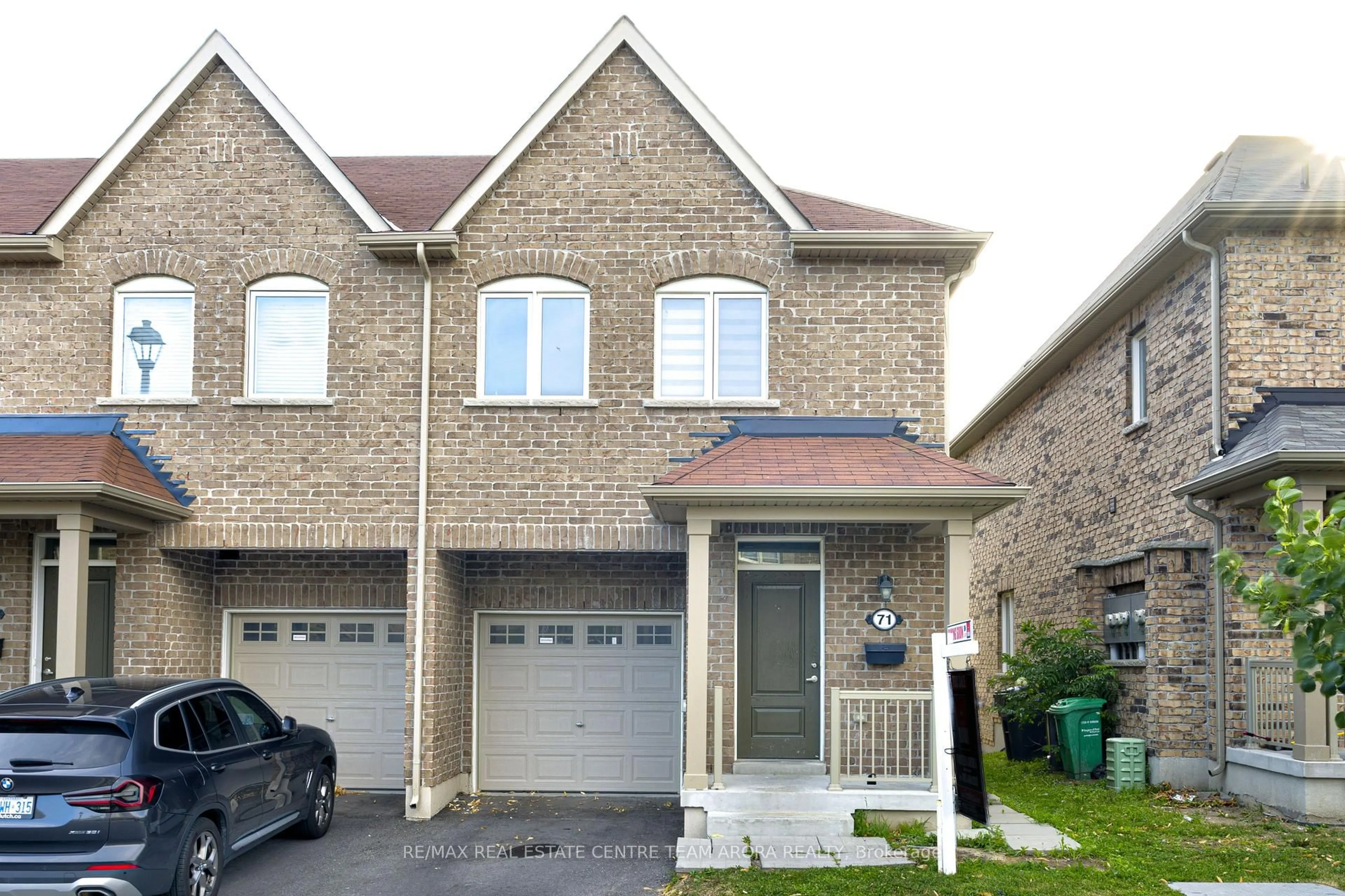 Home with brick exterior material, street for 50 Edinburgh Dr #71, Brampton Ontario L6Y 1N9