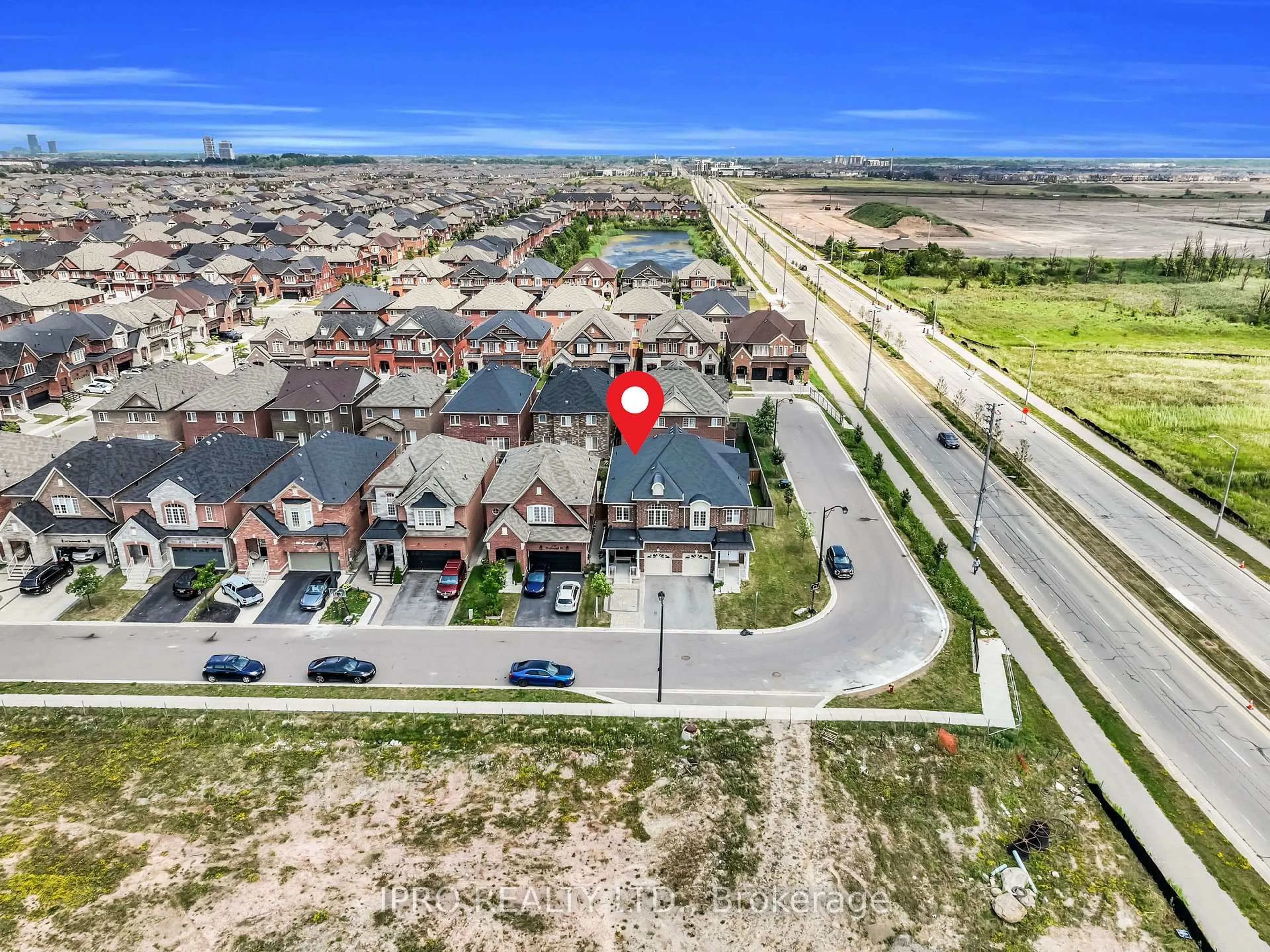A pic from outside/outdoor area/front of a property/back of a property/a pic from drone, unknown for 564 Bessborough Dr, Milton Ontario L9T 7V2
