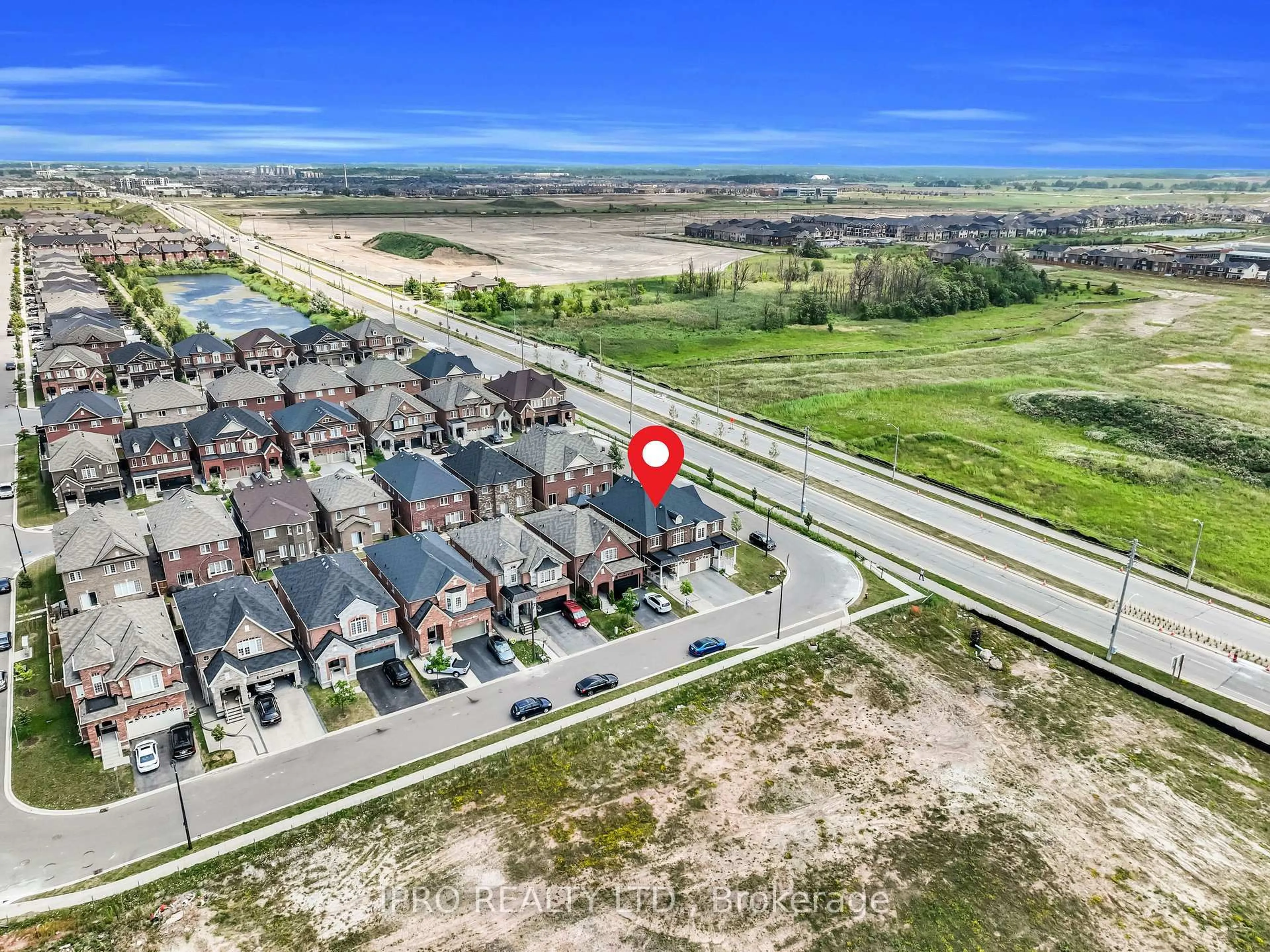 A pic from outside/outdoor area/front of a property/back of a property/a pic from drone, street for 564 Bessborough Dr, Milton Ontario L9T 7V2