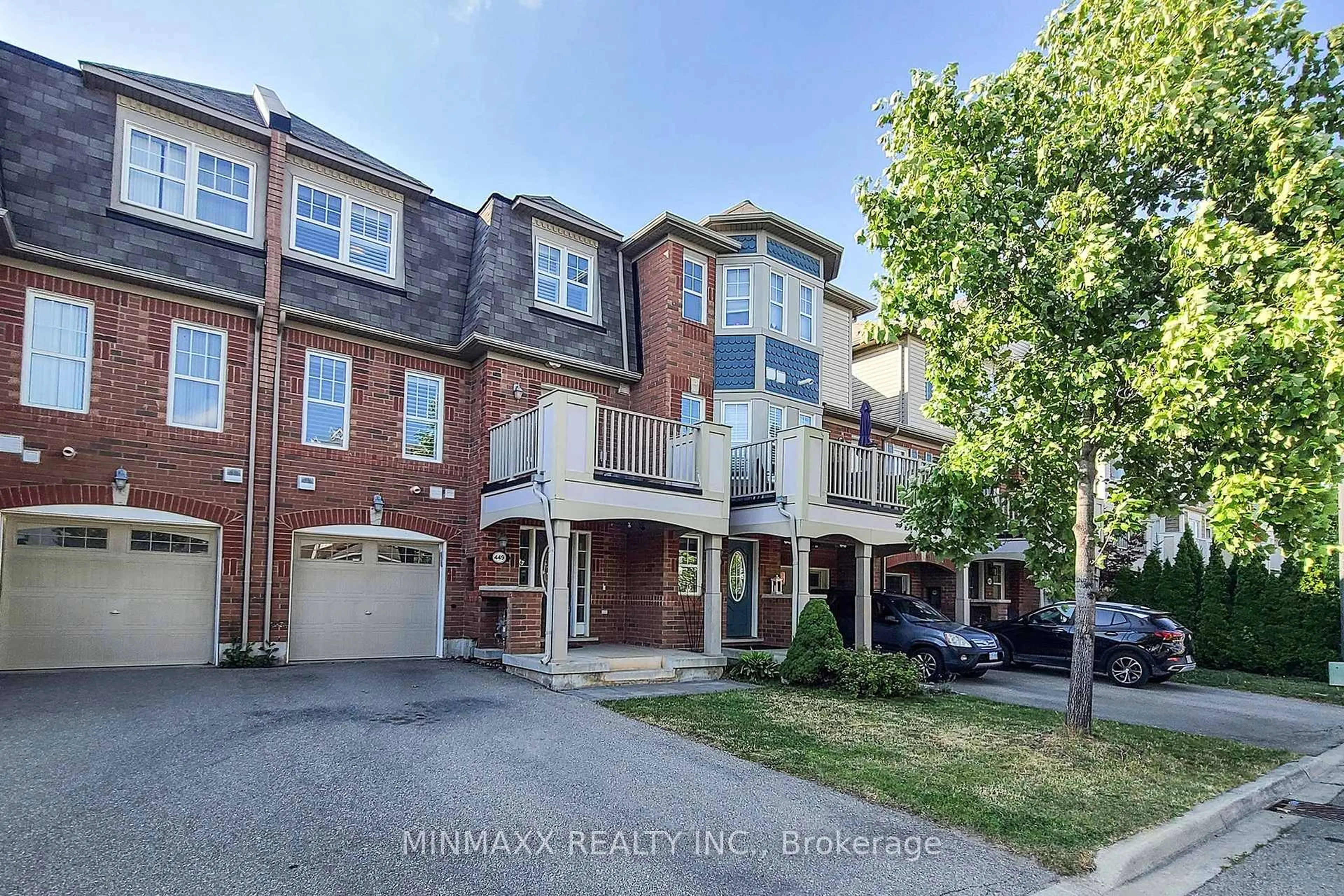 A pic from outside/outdoor area/front of a property/back of a property/a pic from drone, street for 449 DALHOUSIE Gate, Milton Ontario L9T 8G4