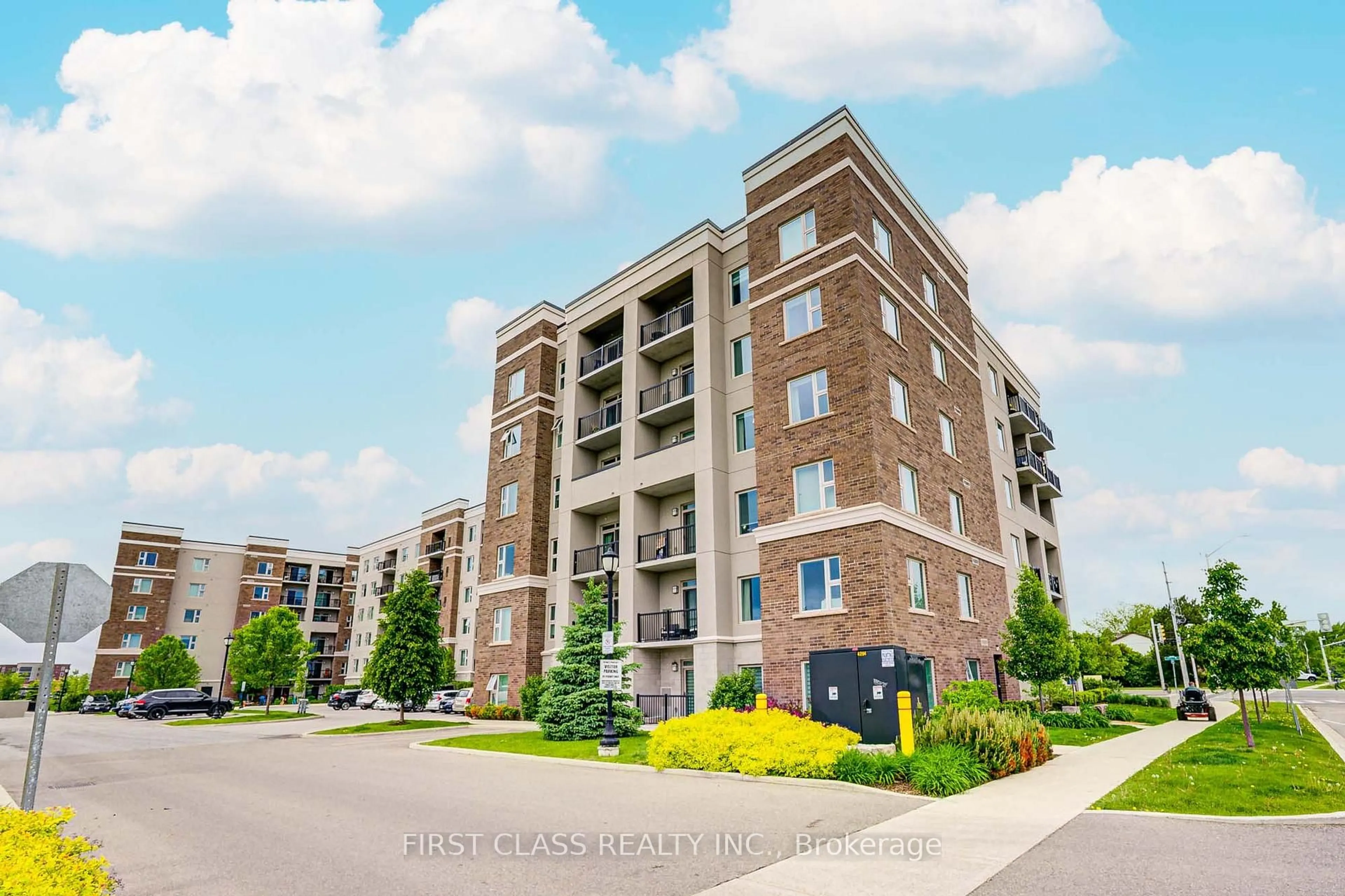 A pic from outside/outdoor area/front of a property/back of a property/a pic from drone, building for 610 Farmstead Dr #610, Milton Ontario L9T 8X5