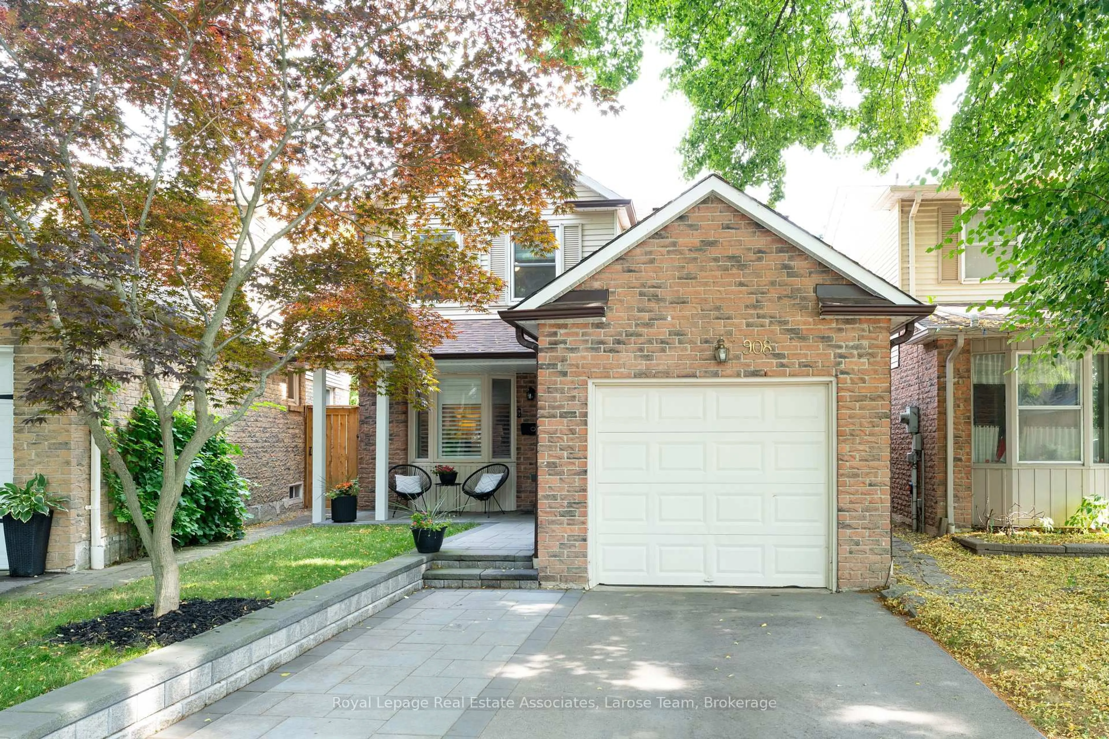 Home with brick exterior material, street for 908 Sweetwater Cres, Mississauga Ontario L5H 4A8