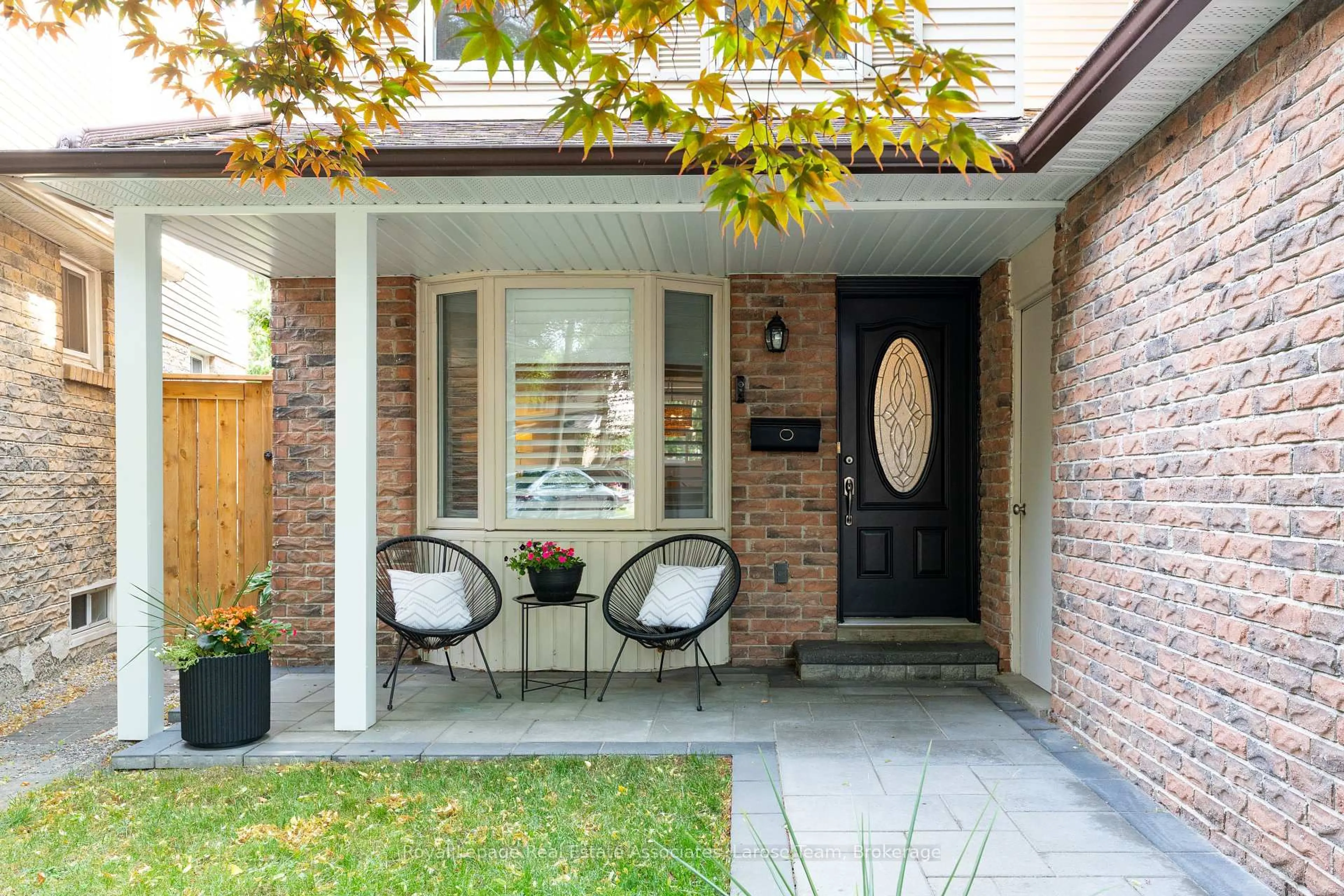 Unknown for 908 Sweetwater Cres, Mississauga Ontario L5H 4A8