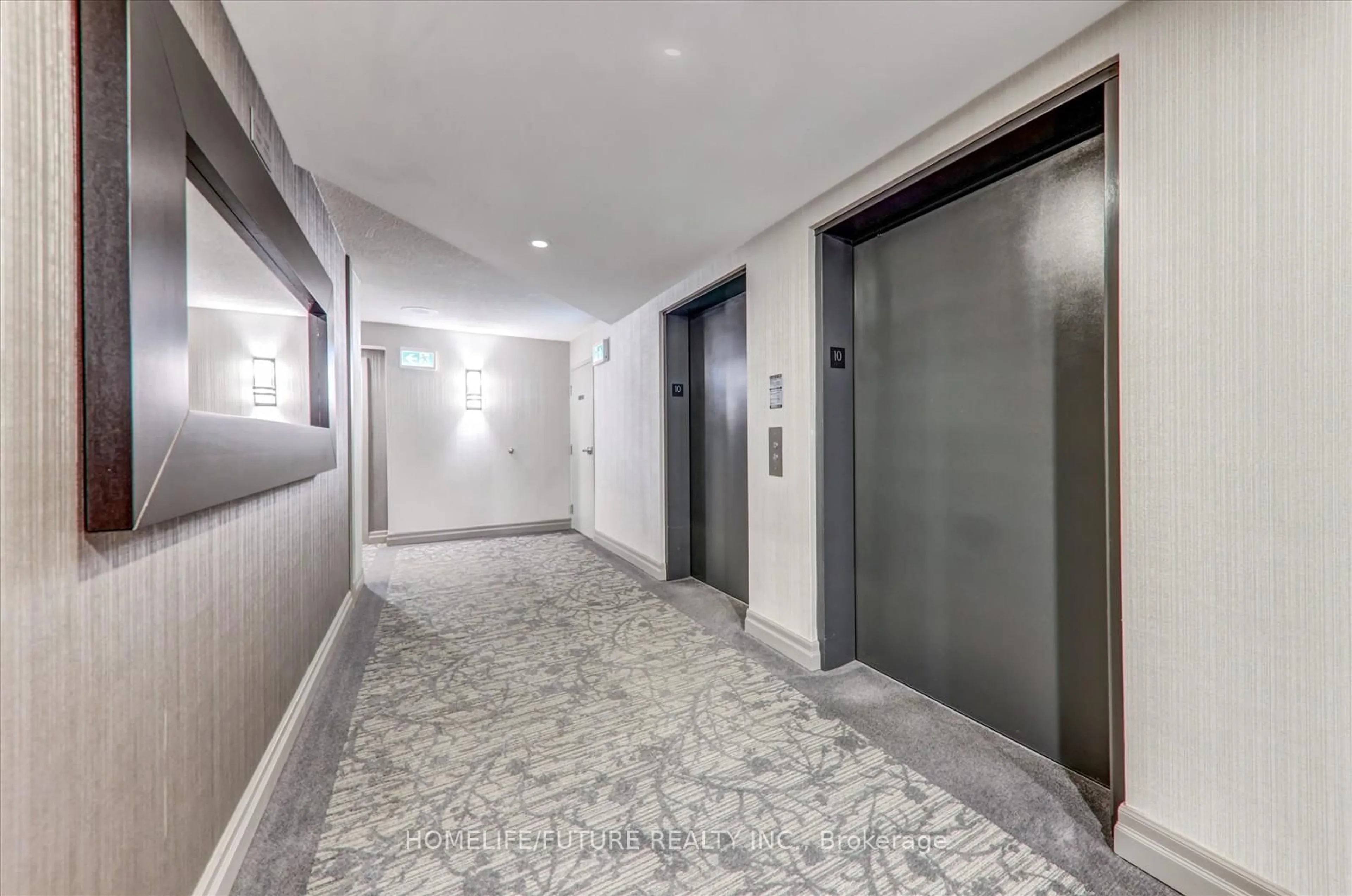 Indoor foyer for 12 Laurelcrest St #1004, Brampton Ontario L6S 5Y4