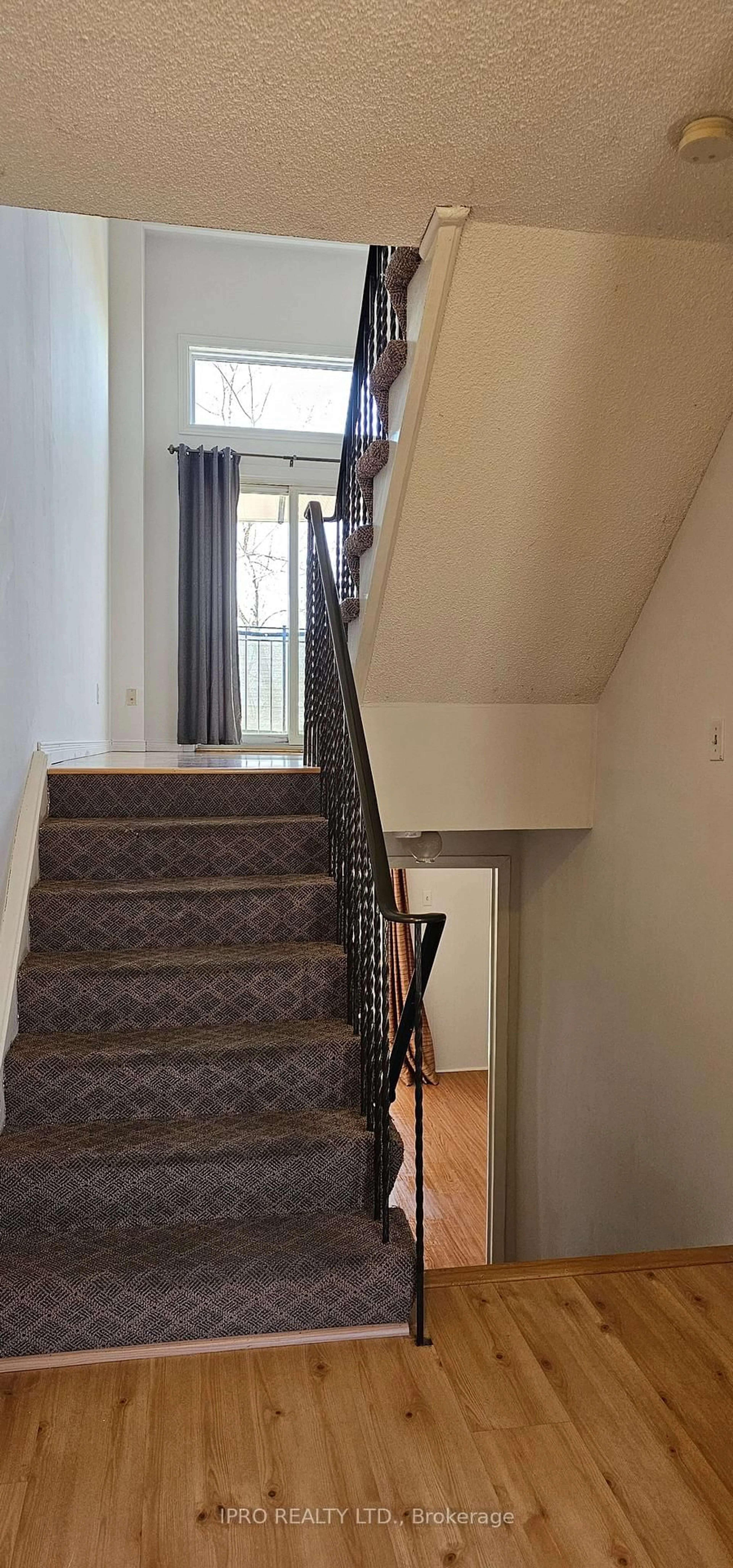 Stairs for 36 Dawson Cres #36, Brampton Ontario L6V 3M5