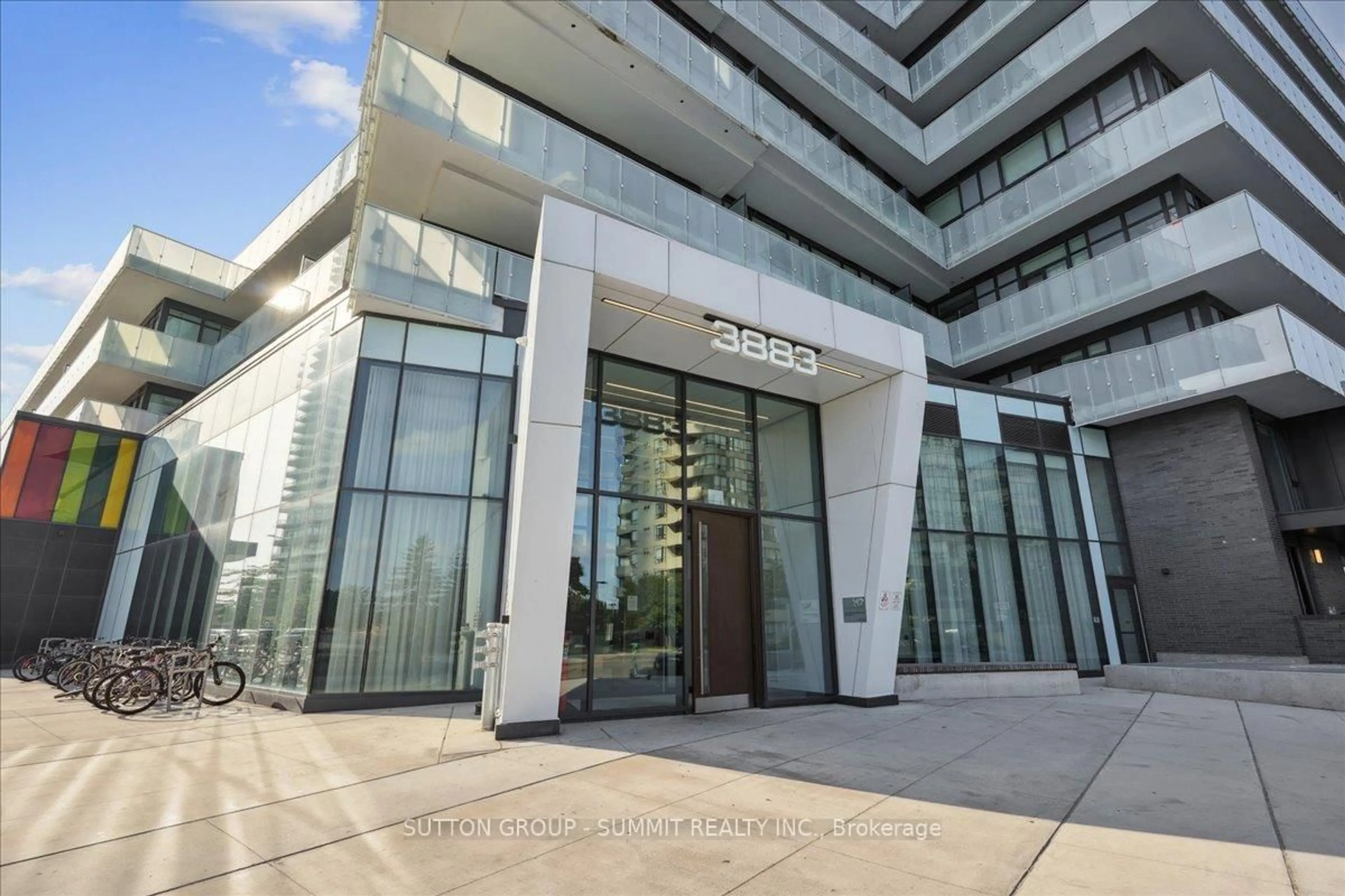 Indoor foyer for 3883 Quartz Rd #1005, Mississauga Ontario L5B 0M4