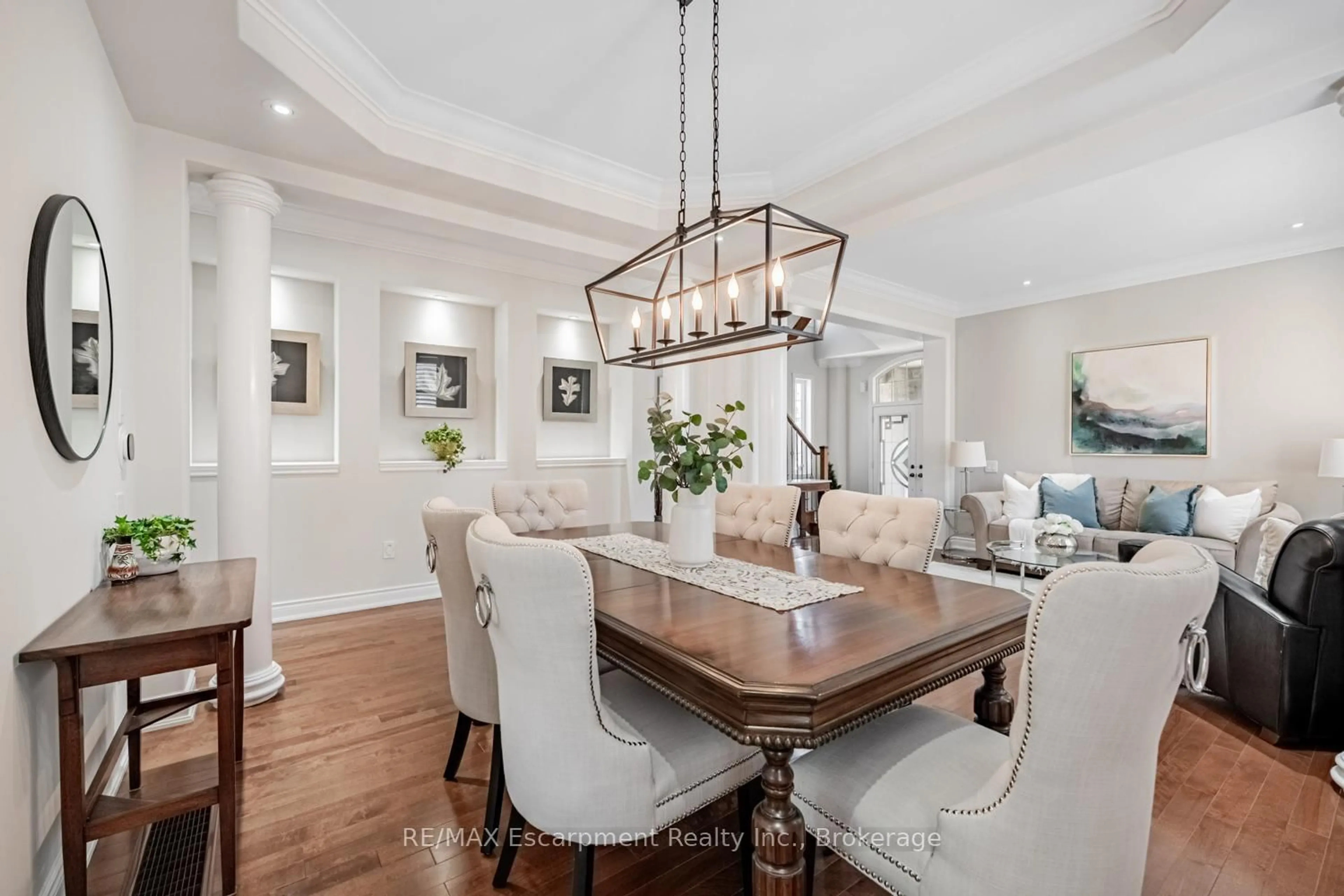 Dining room, unknown for 130 Innville Cres, Oakville Ontario L6L 0B8