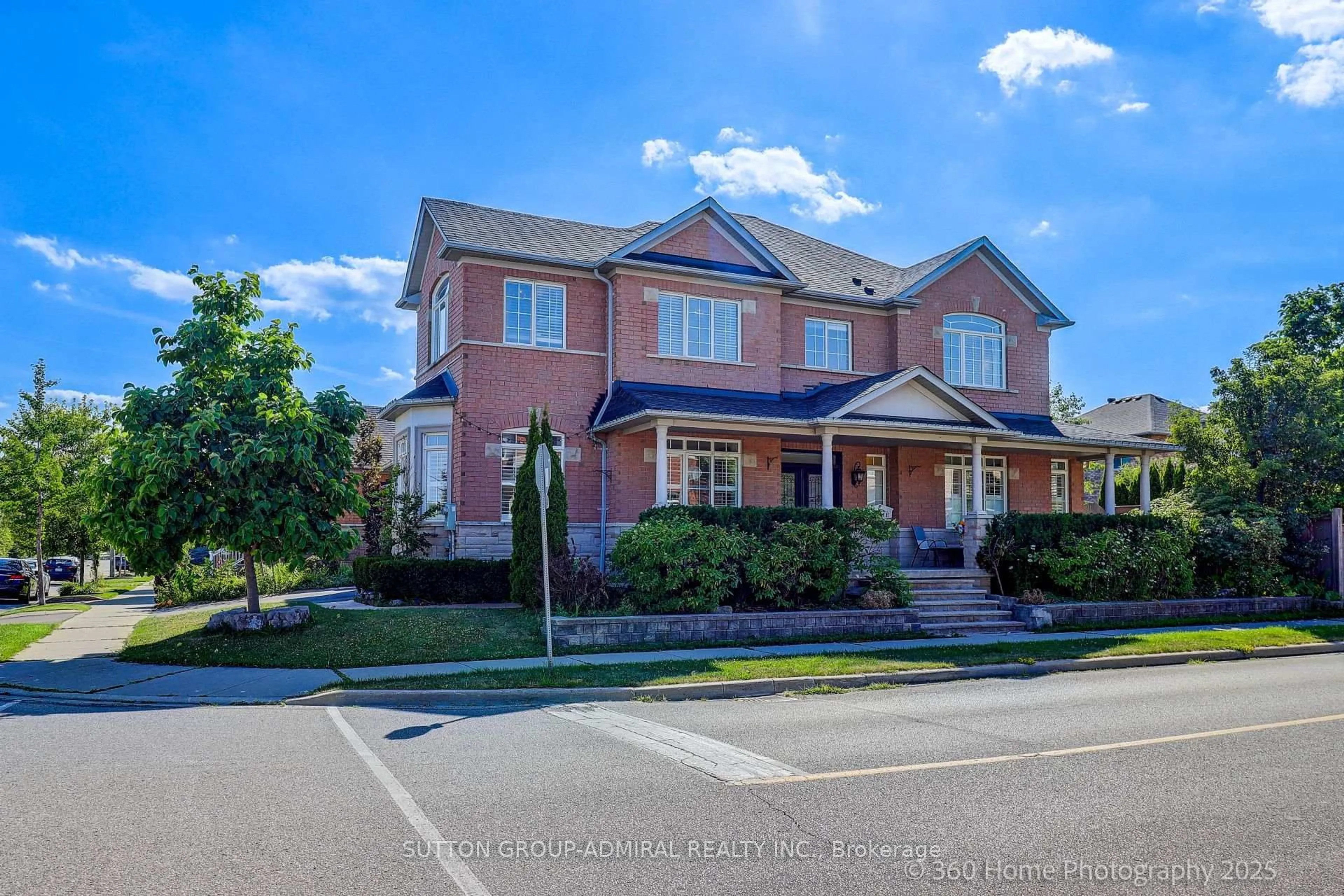 Home with brick exterior material, street for 1065 Woodward Ave, Milton Ontario L9T 5Y2