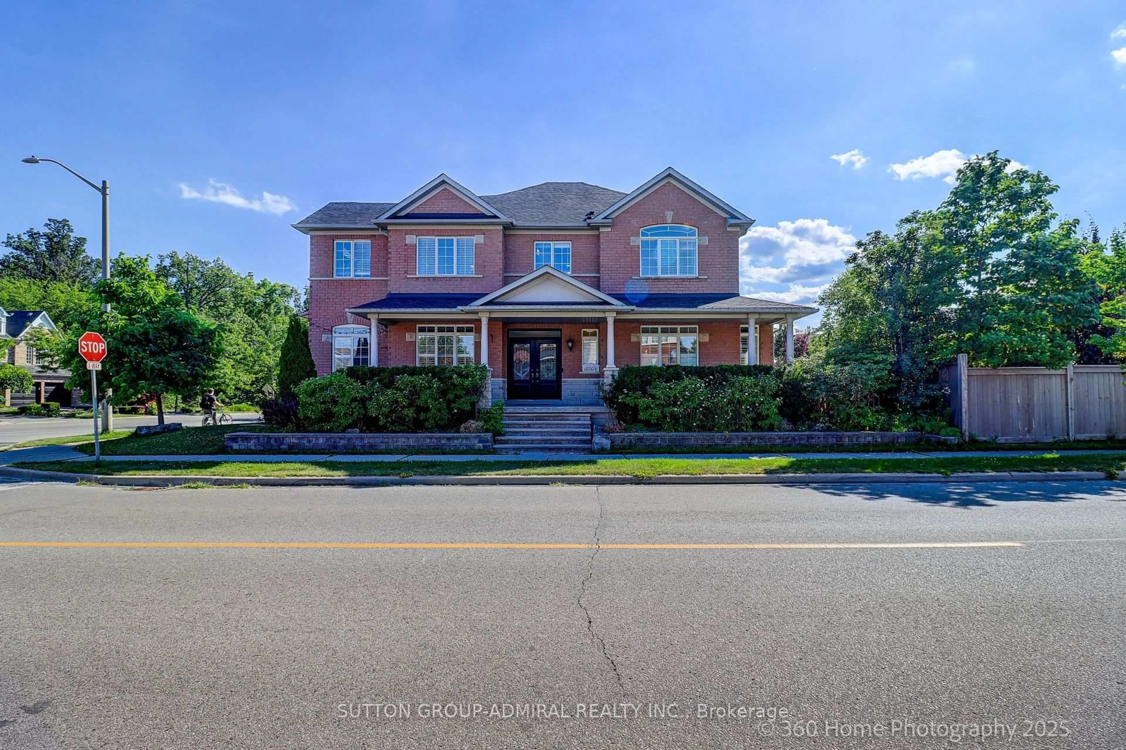Home with brick exterior material, street for 1065 Woodward Ave, Milton Ontario L9T 5Y2