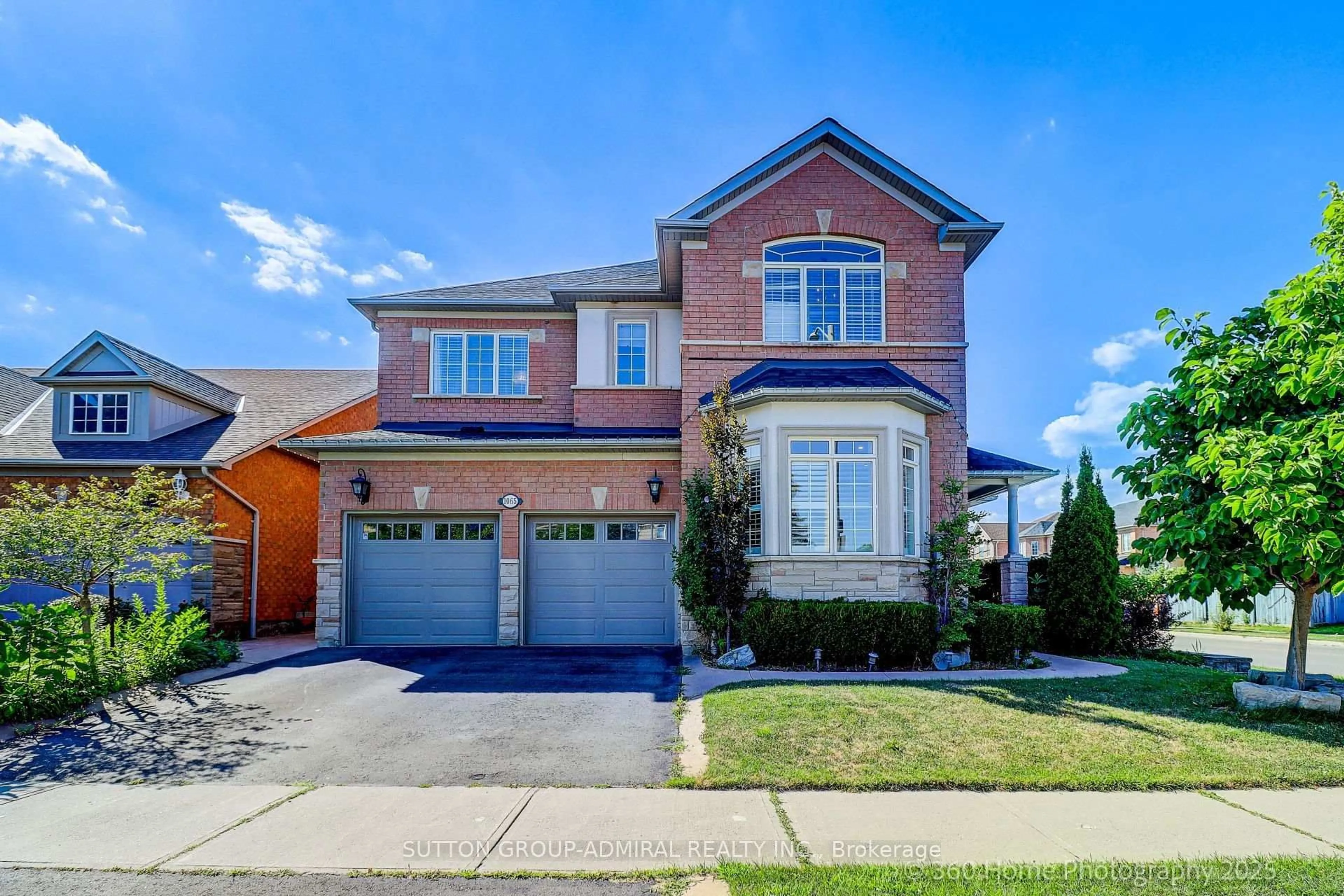 Home with brick exterior material, street for 1065 Woodward Ave, Milton Ontario L9T 5Y2