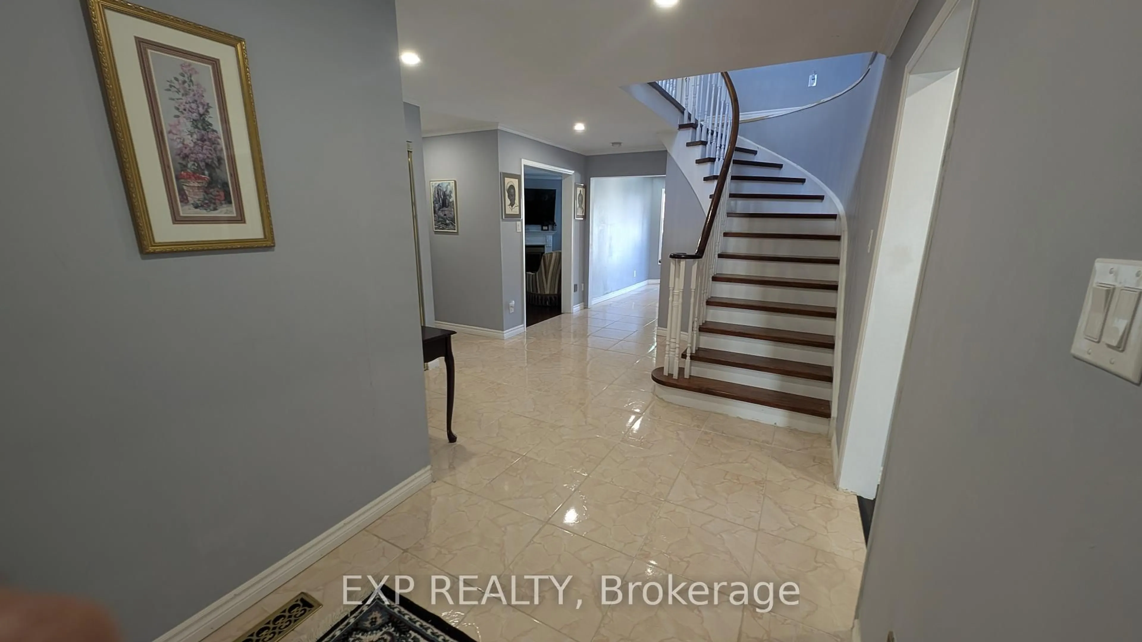 Indoor entryway for 9 Corkett Dr, Brampton Ontario L6X 3H7