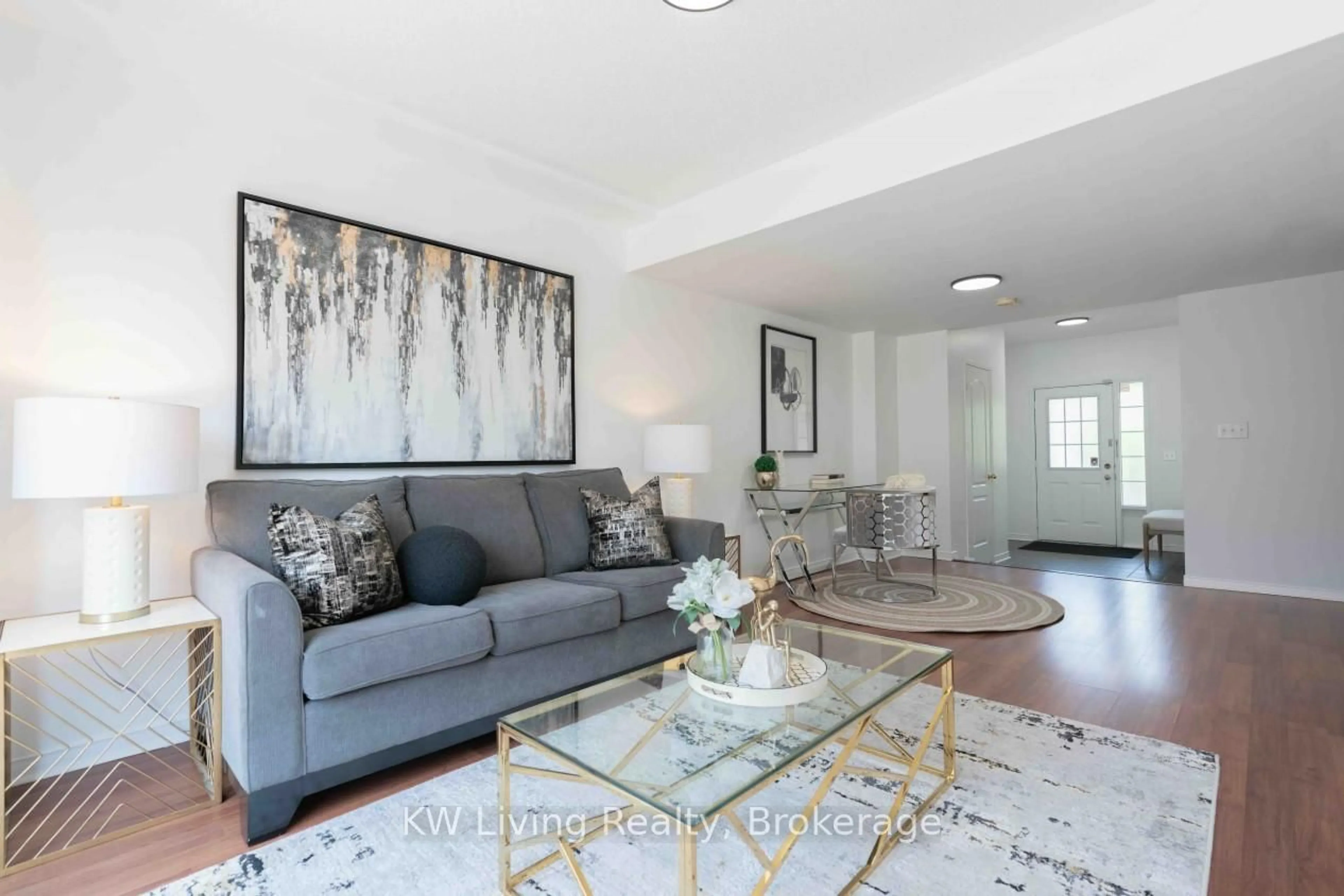 Living room with furniture, unknown for 3599 Southwick St, Mississauga Ontario L5M 7N9