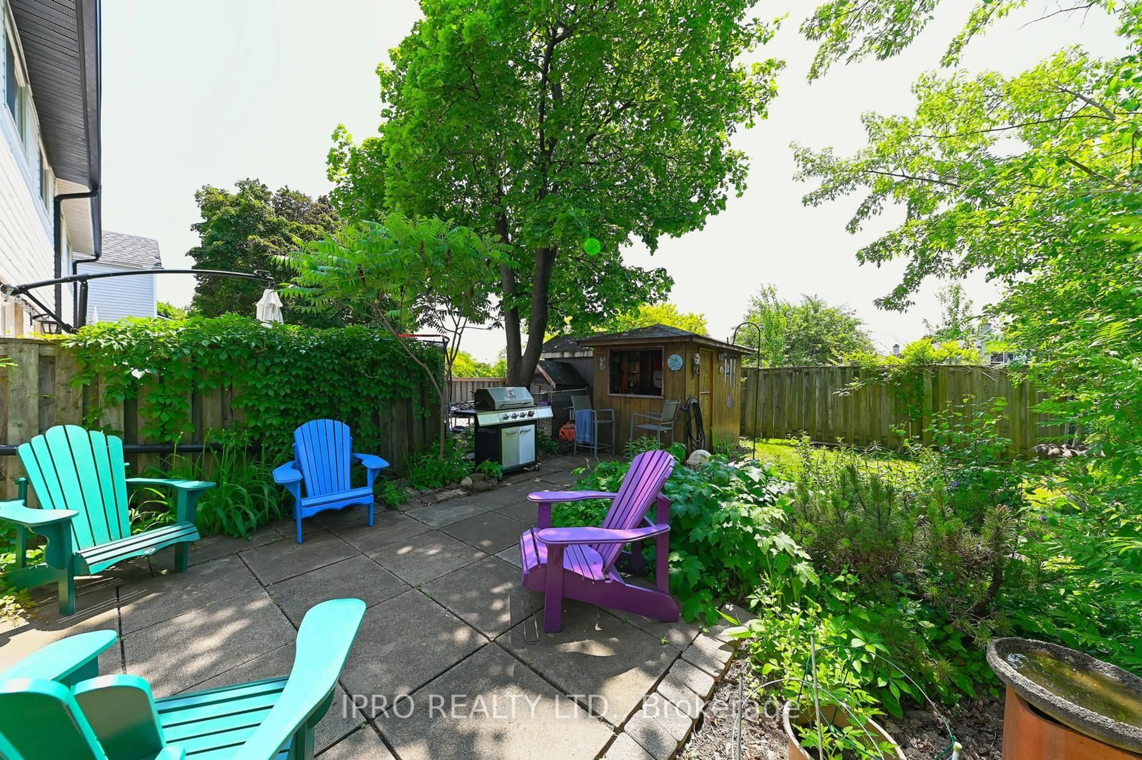 Patio, street for 4 Greenfield Sq, Brampton Ontario L6S 2J3