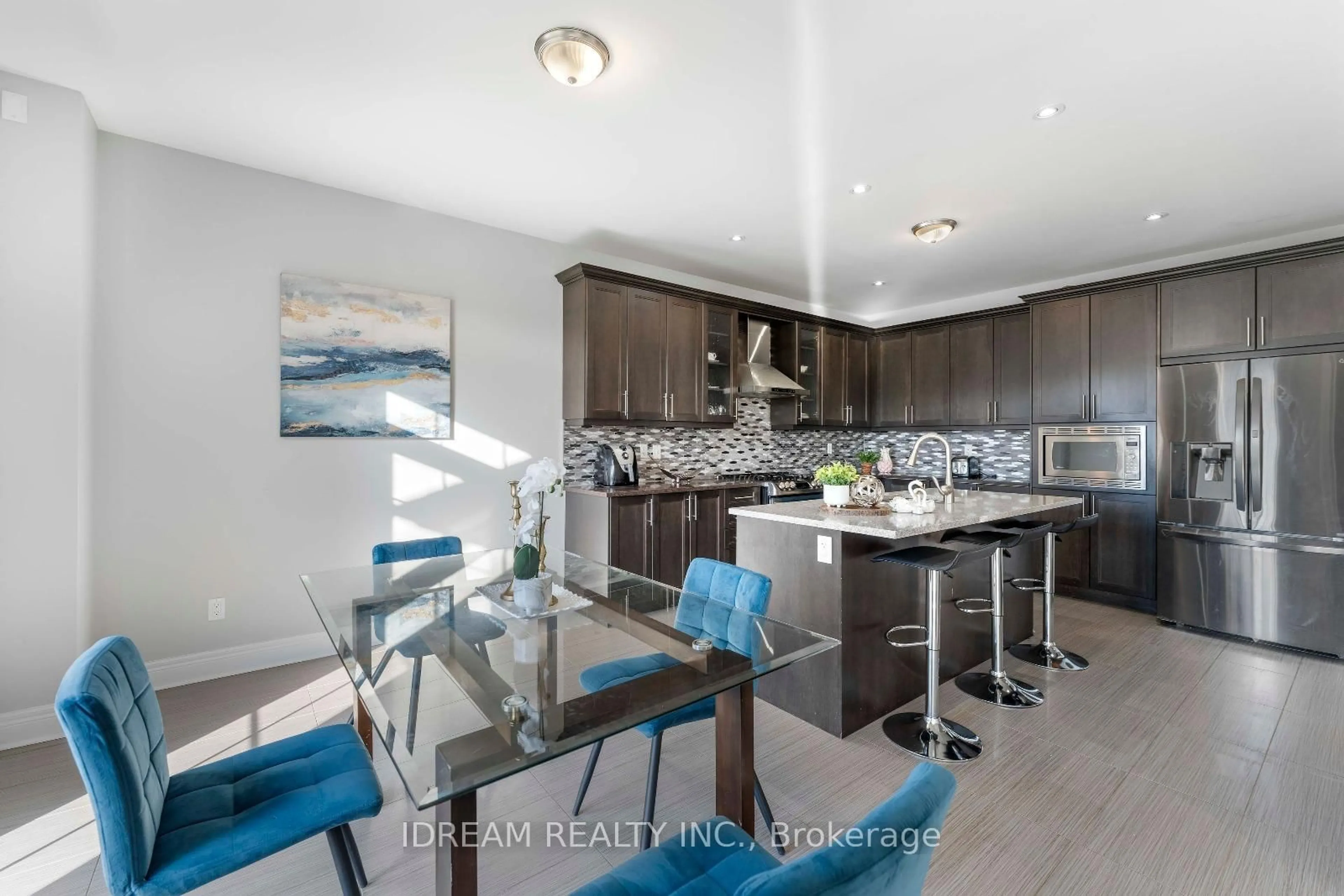 Contemporary kitchen, wood/laminate floor for 171 Rising Hill Rdge, Brampton Ontario L6Y 6B2