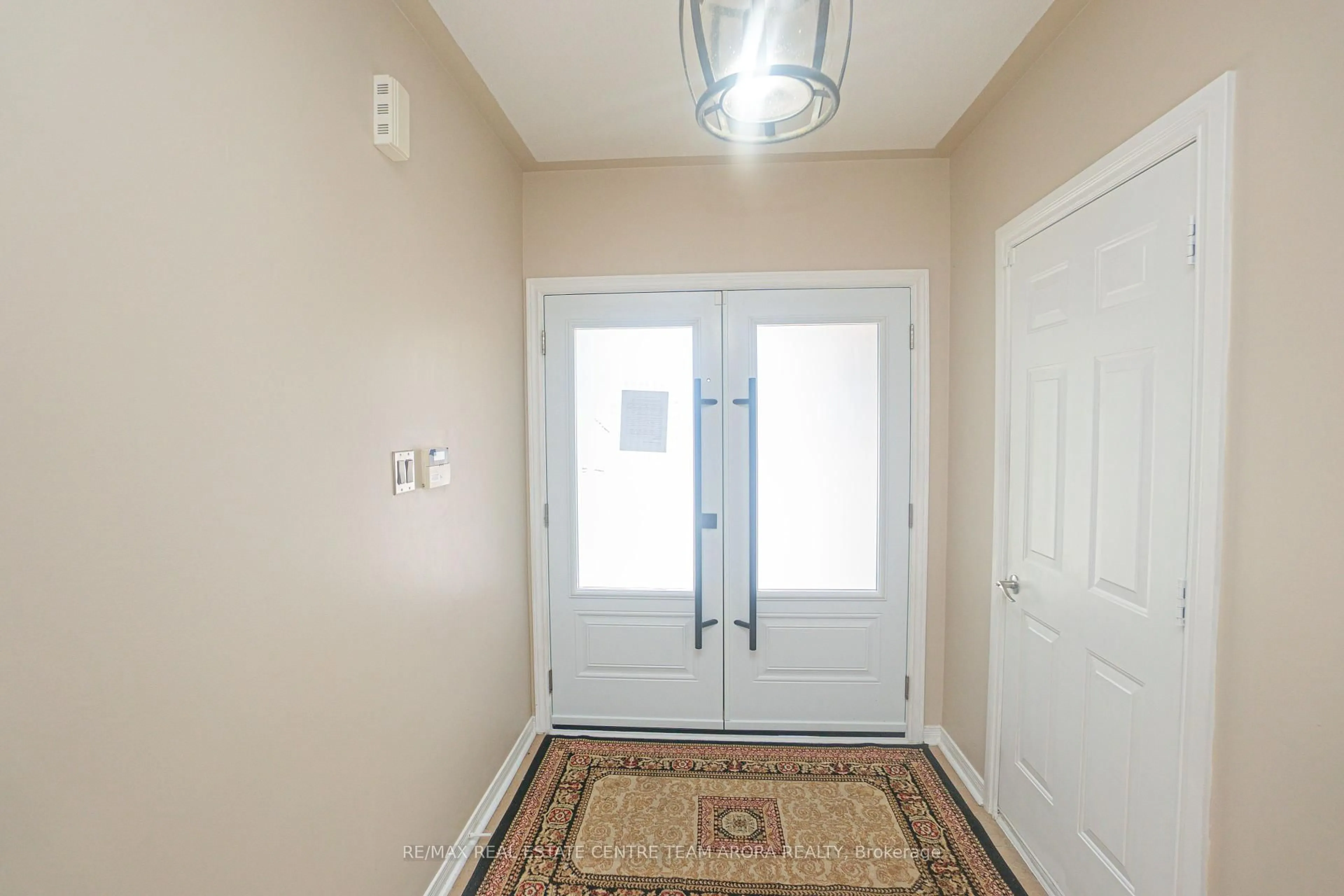 Indoor entryway for 153 Albright Rd, Brampton Ontario L6X 0J2