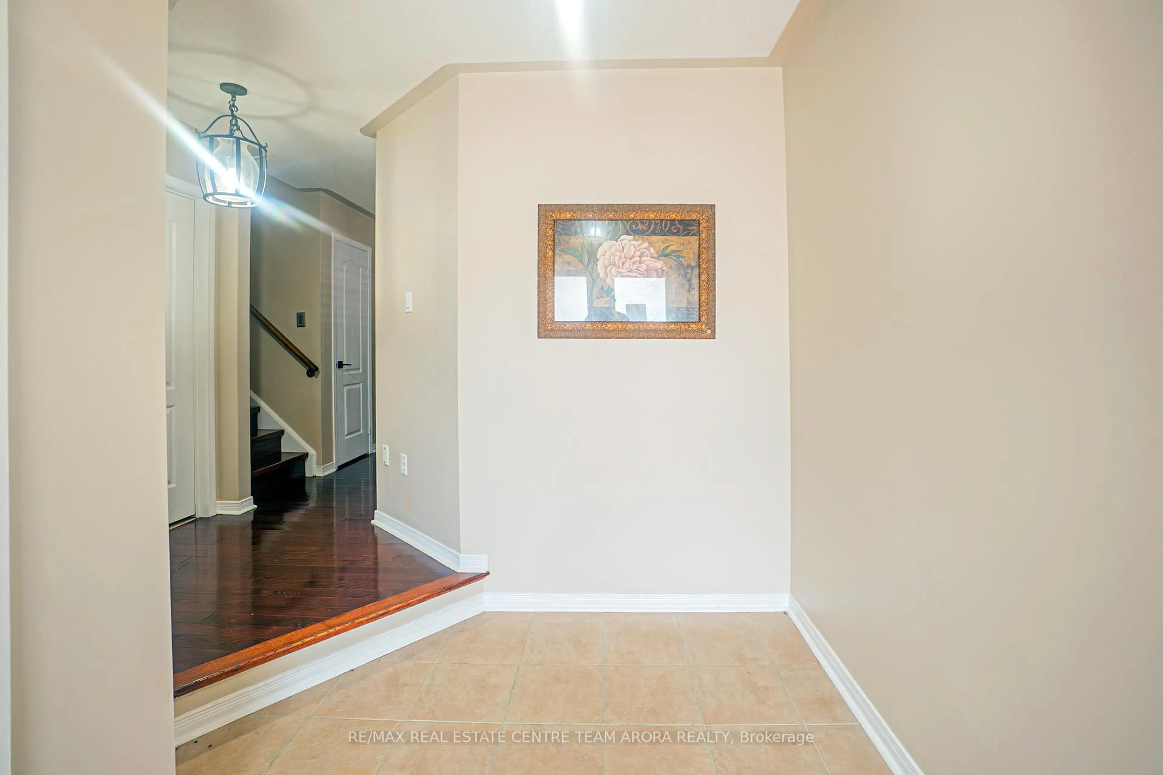 Indoor entryway for 153 Albright Rd, Brampton Ontario L6X 0J2