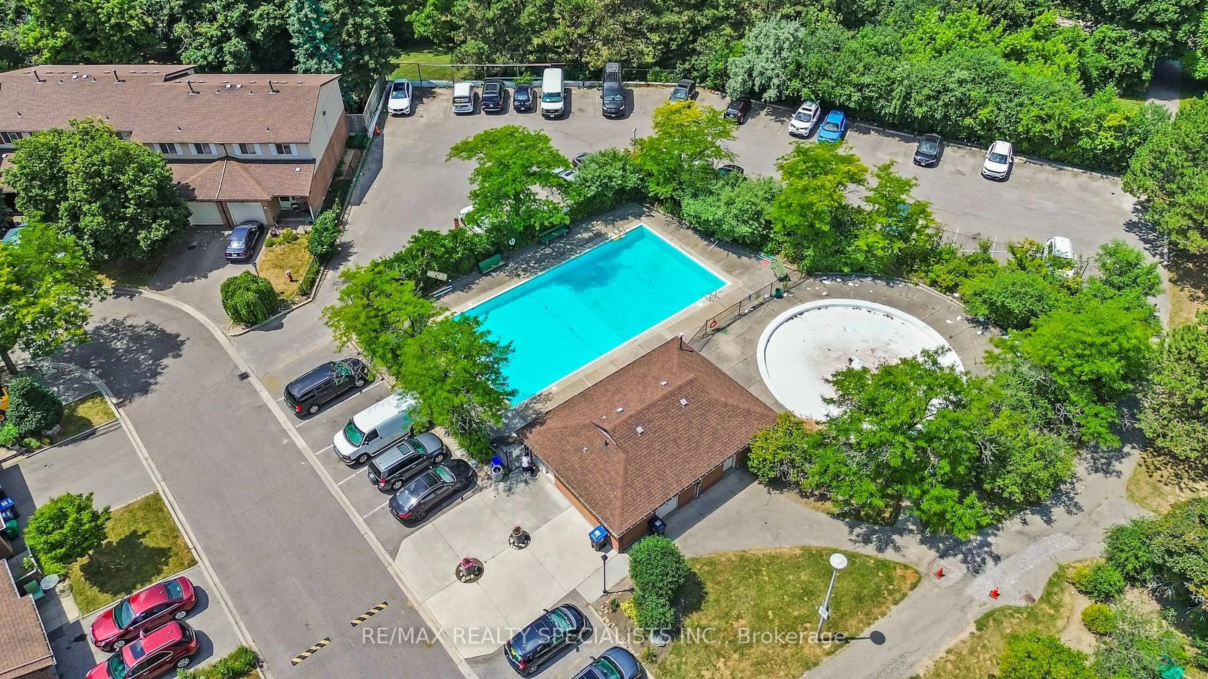 Pool for 231 Baronwood Crt #231, Brampton Ontario L6V 3H9