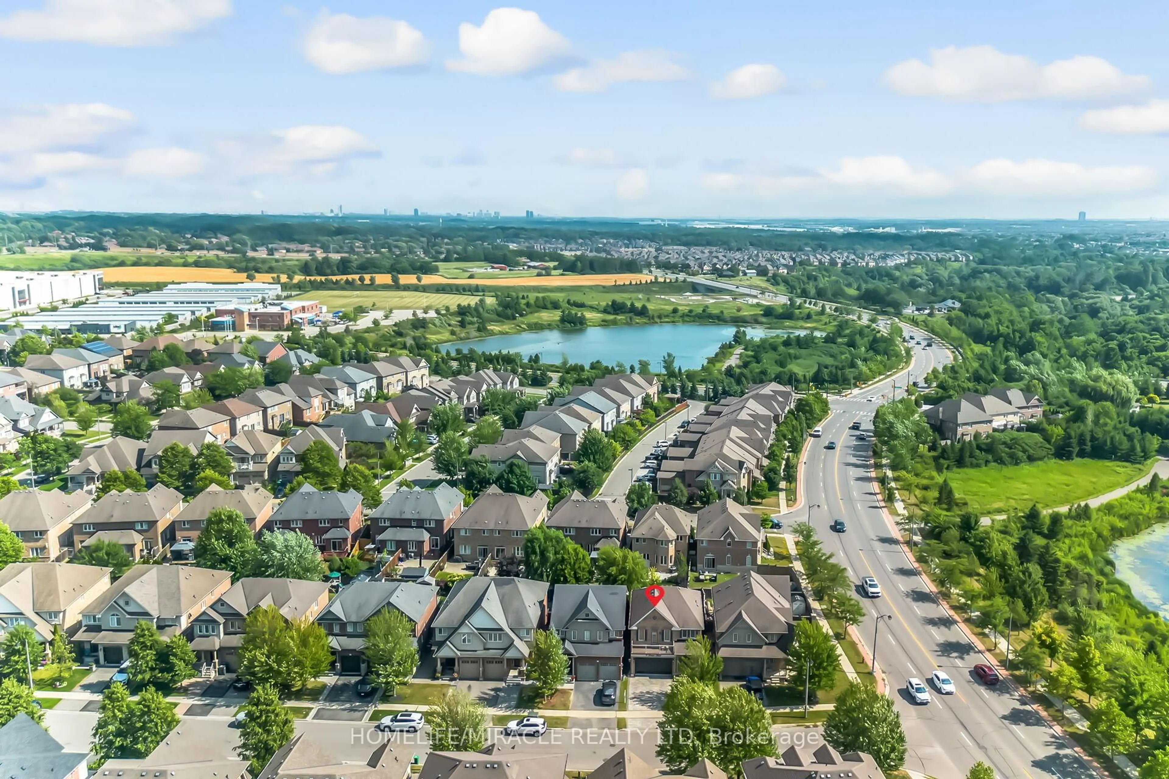 A pic from outside/outdoor area/front of a property/back of a property/a pic from drone, street for 3 Losino St, Caledon Ontario L7C 3N2