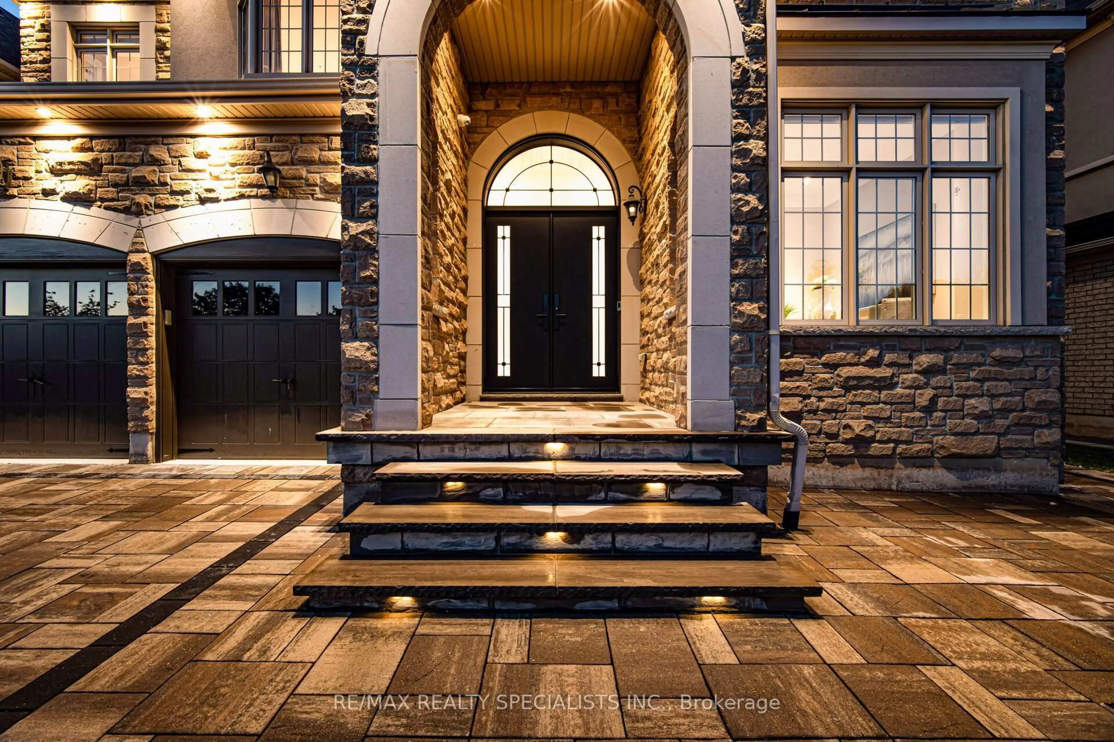 Indoor entryway for 57 Elbern Markell Dr, Brampton Ontario L6X 0W2