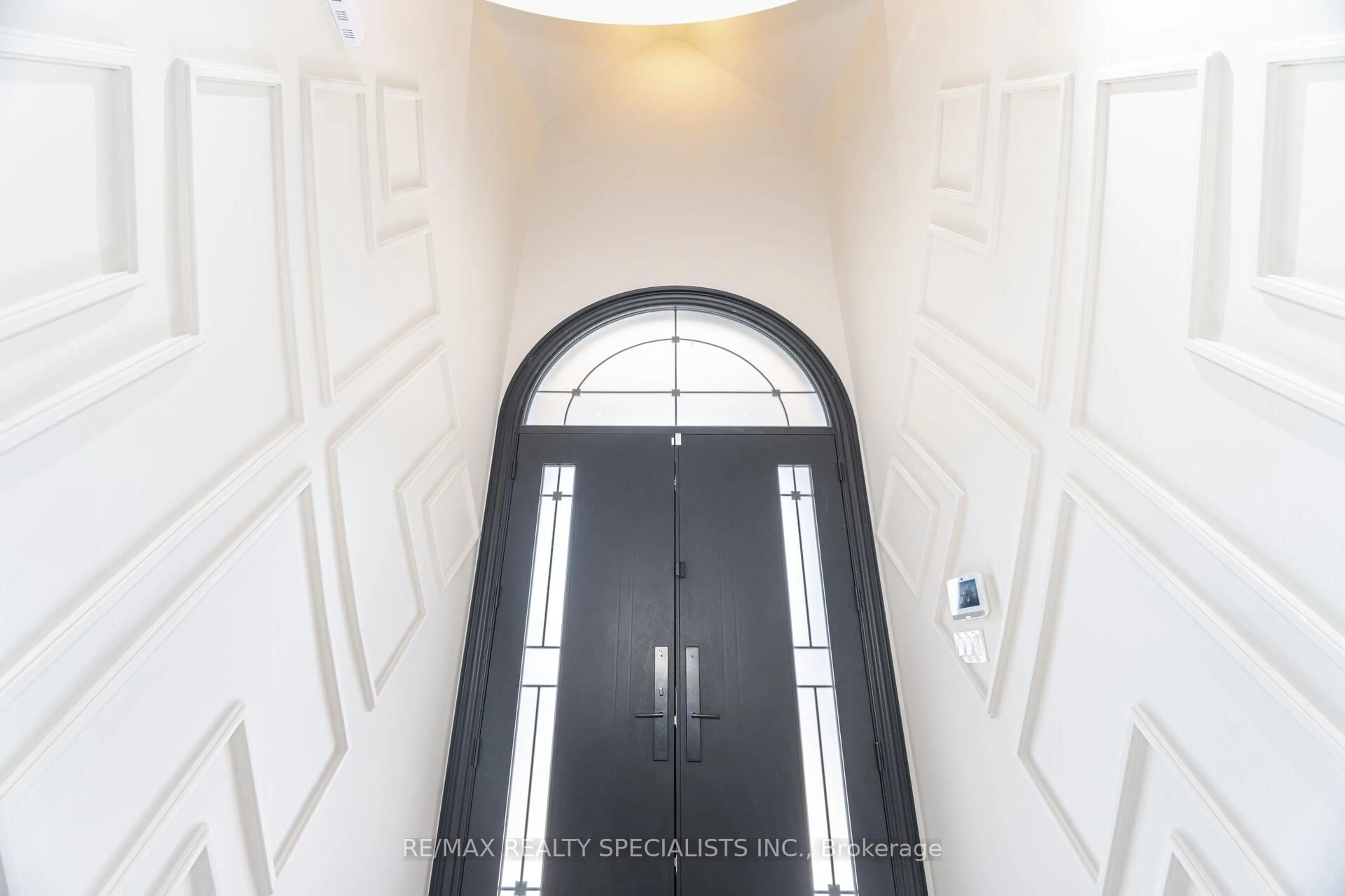 Indoor foyer for 57 Elbern Markell Dr, Brampton Ontario L6X 0W2