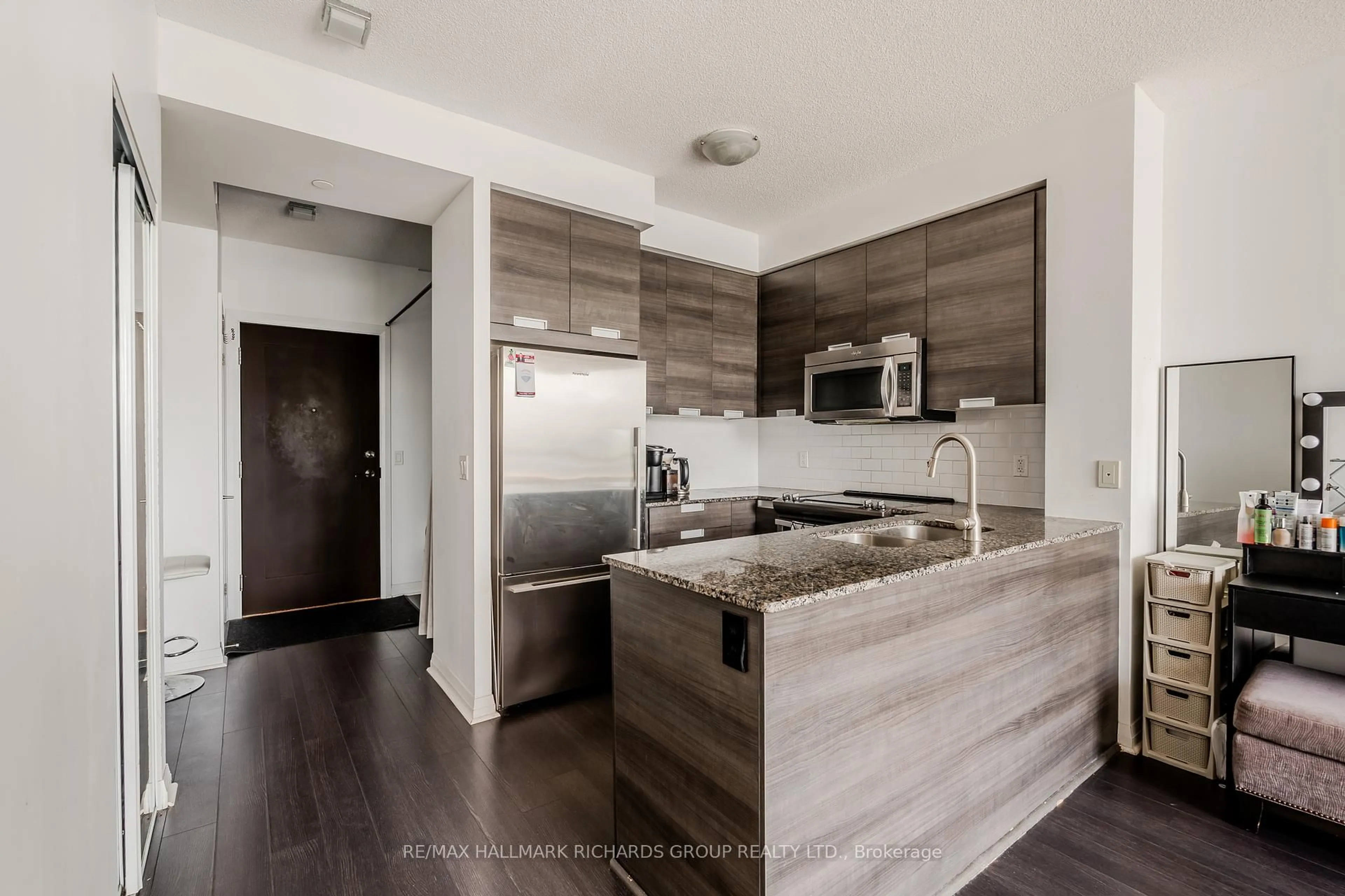 Open concept kitchen, unknown for 55 Eglinton Ave #708, Mississauga Ontario L5R 3P5