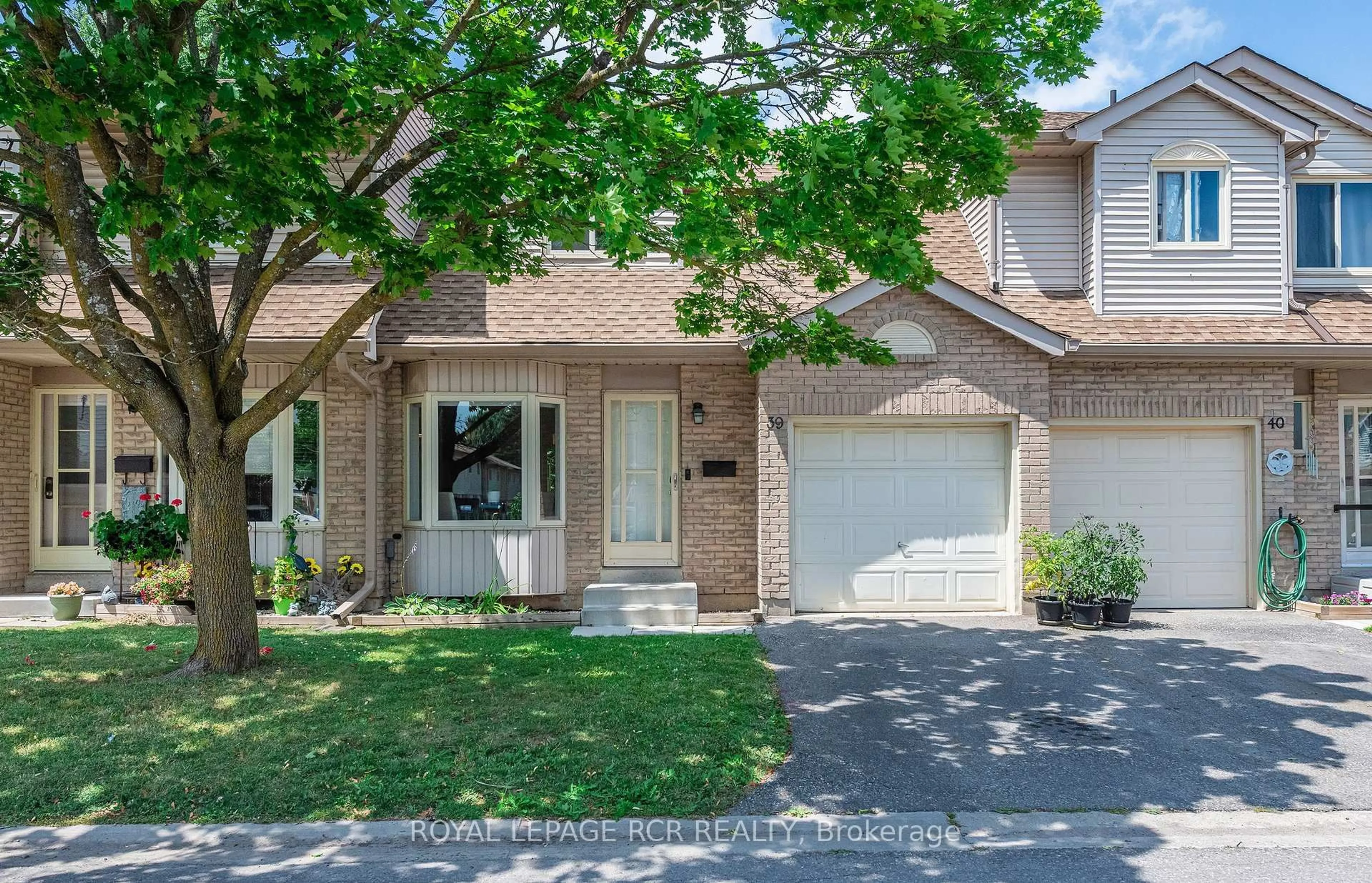 Home with vinyl exterior material, street for 31 Parkview Dr #39, Orangeville Ontario L9W 4H8