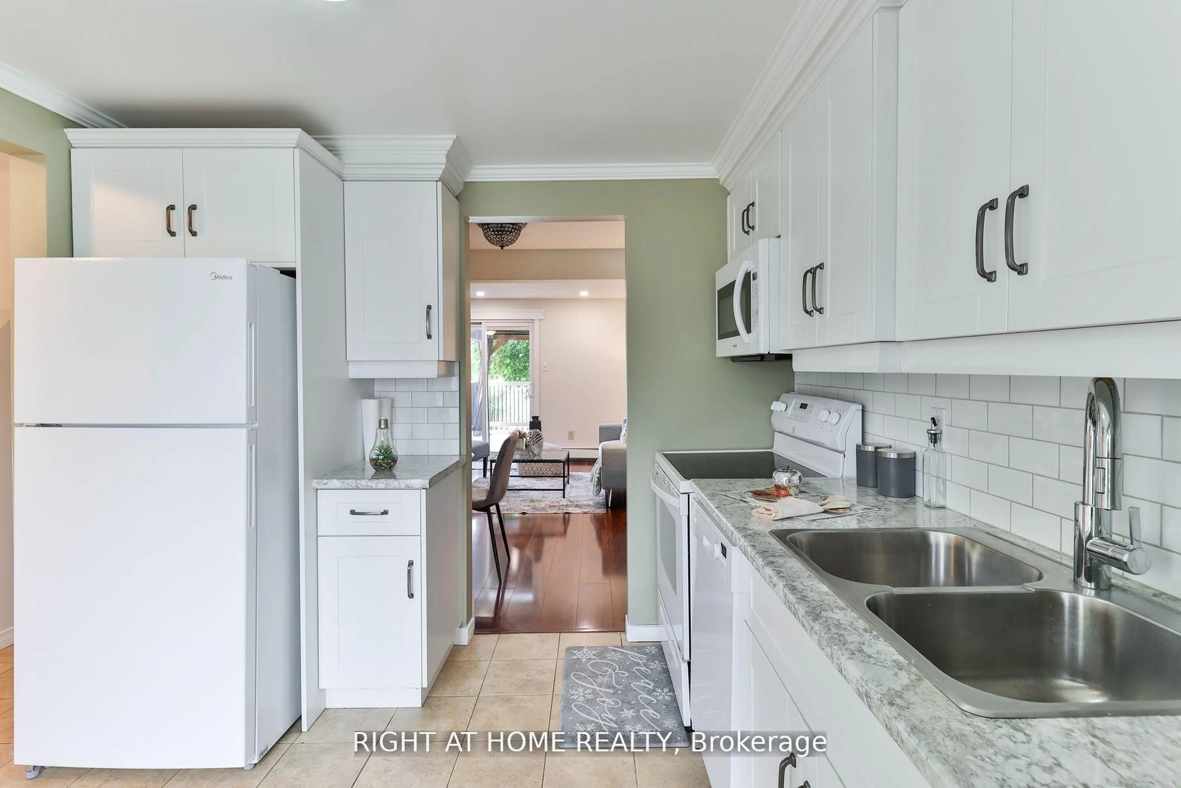 Open concept kitchen, ceramic/tile floor for 12 Hill St, Halton Hills Ontario L7J 2W2