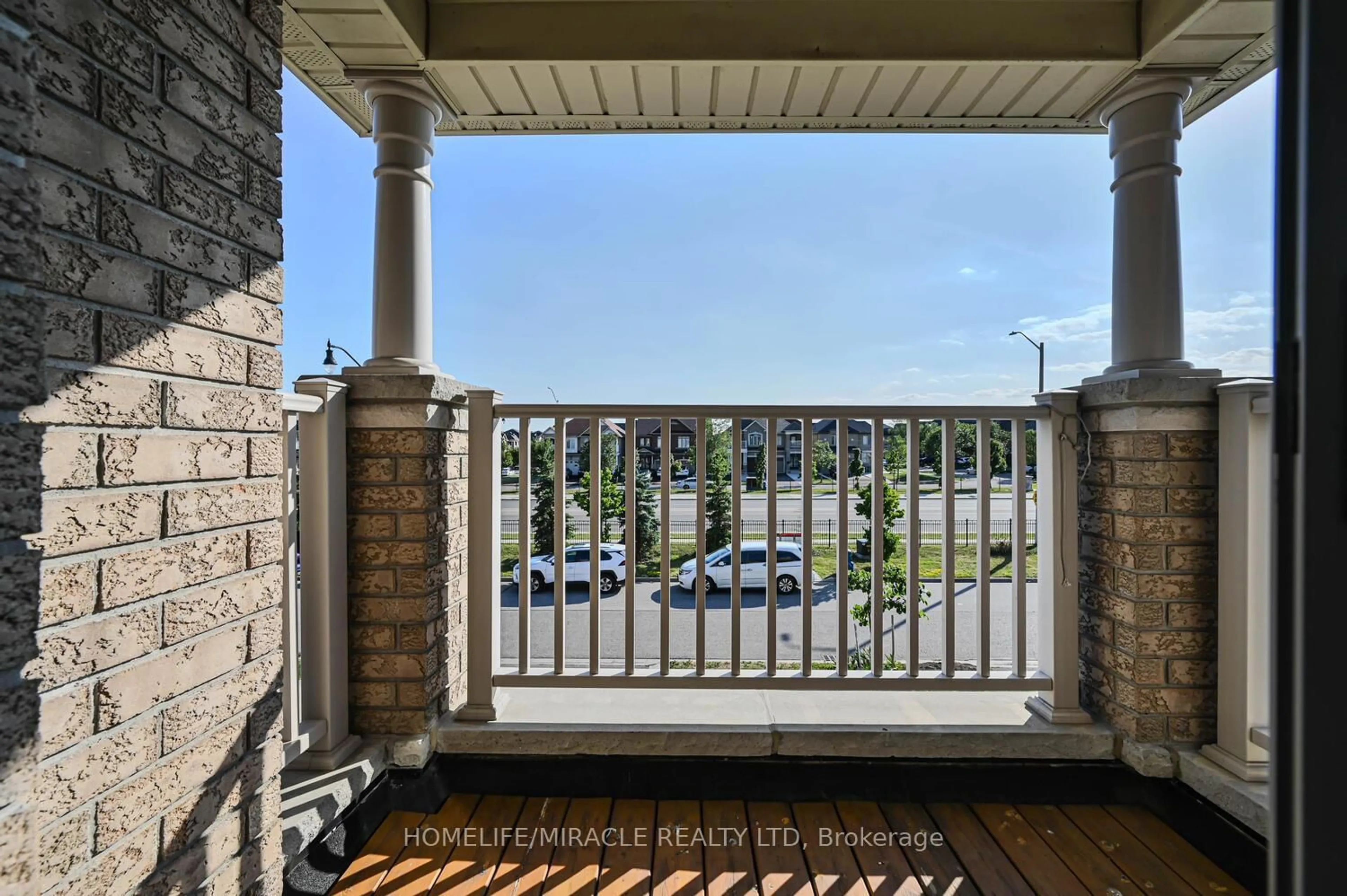 Patio, unknown for 49 Lesabre Cres, Brampton Ontario L6P 3R4