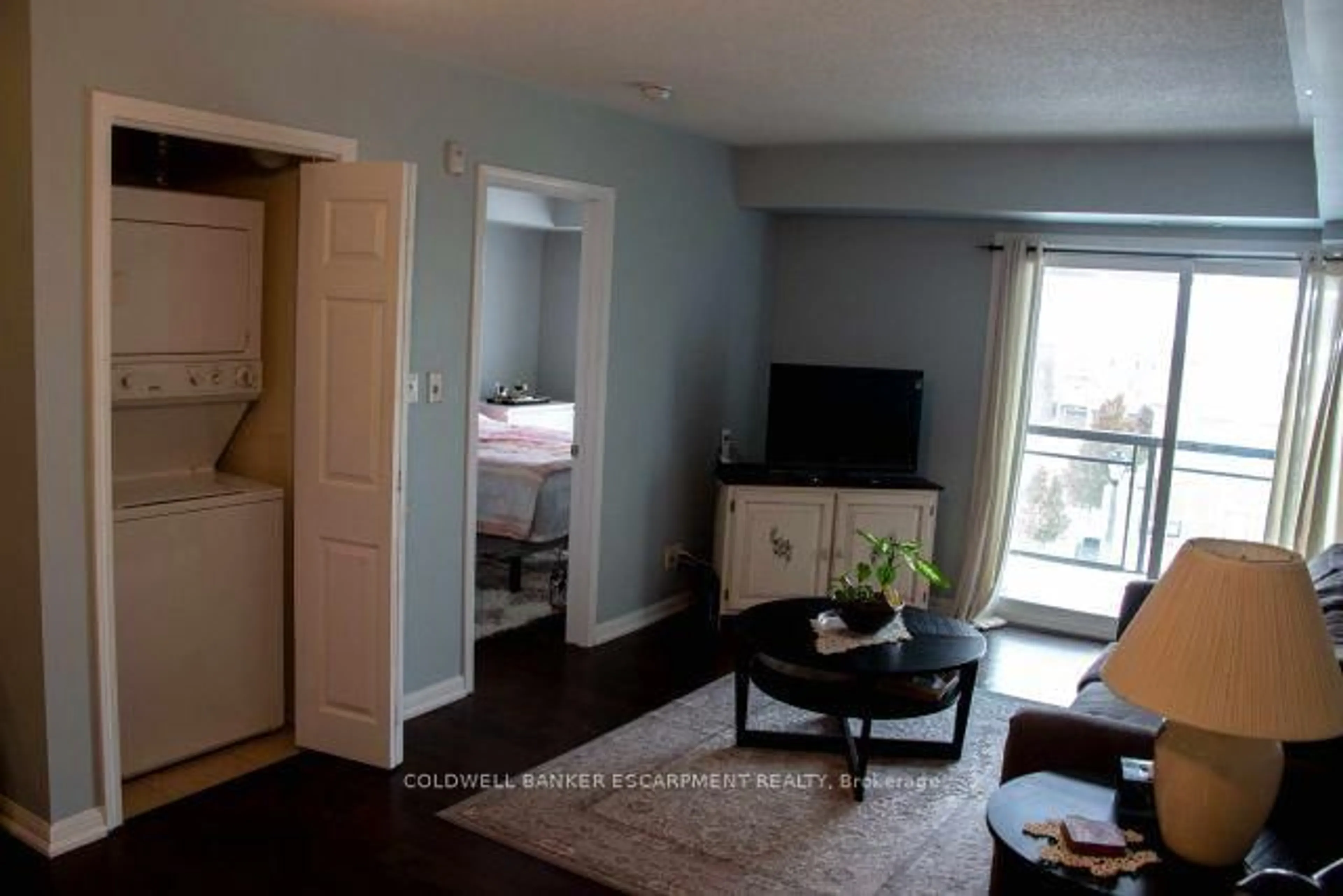 A pic of a room for 3070 Rotary Way #425, Burlington Ontario L7M 0H1