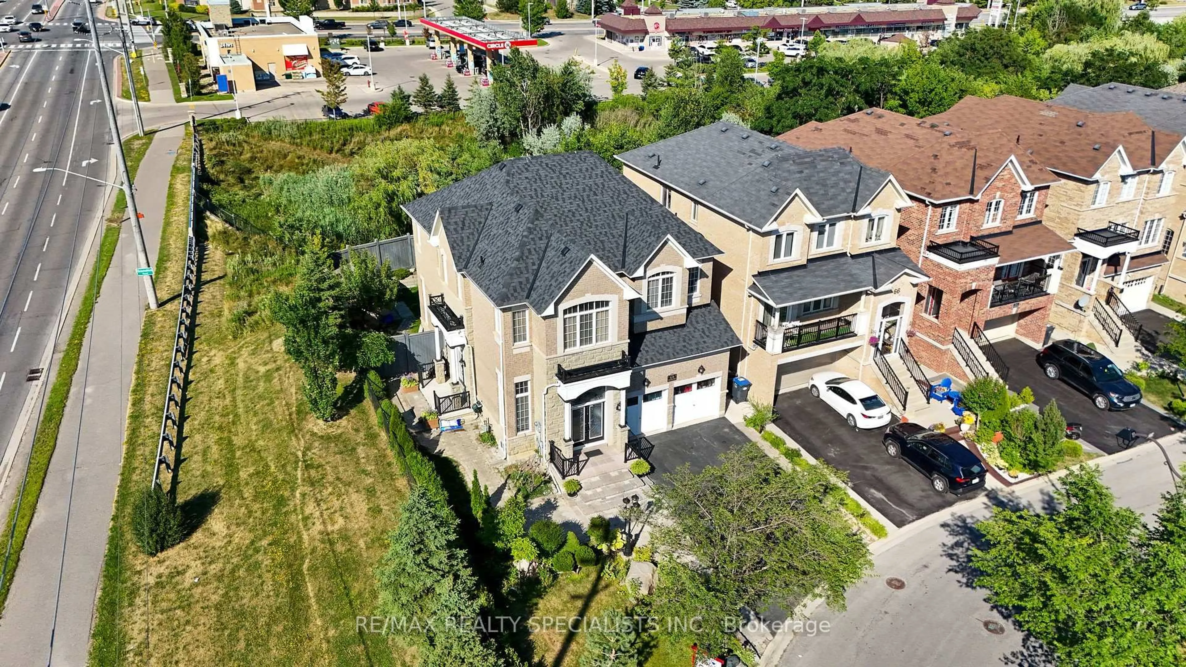 A pic from outside/outdoor area/front of a property/back of a property/a pic from drone, street for 68 Everingham Circ, Brampton Ontario L6R 0R7