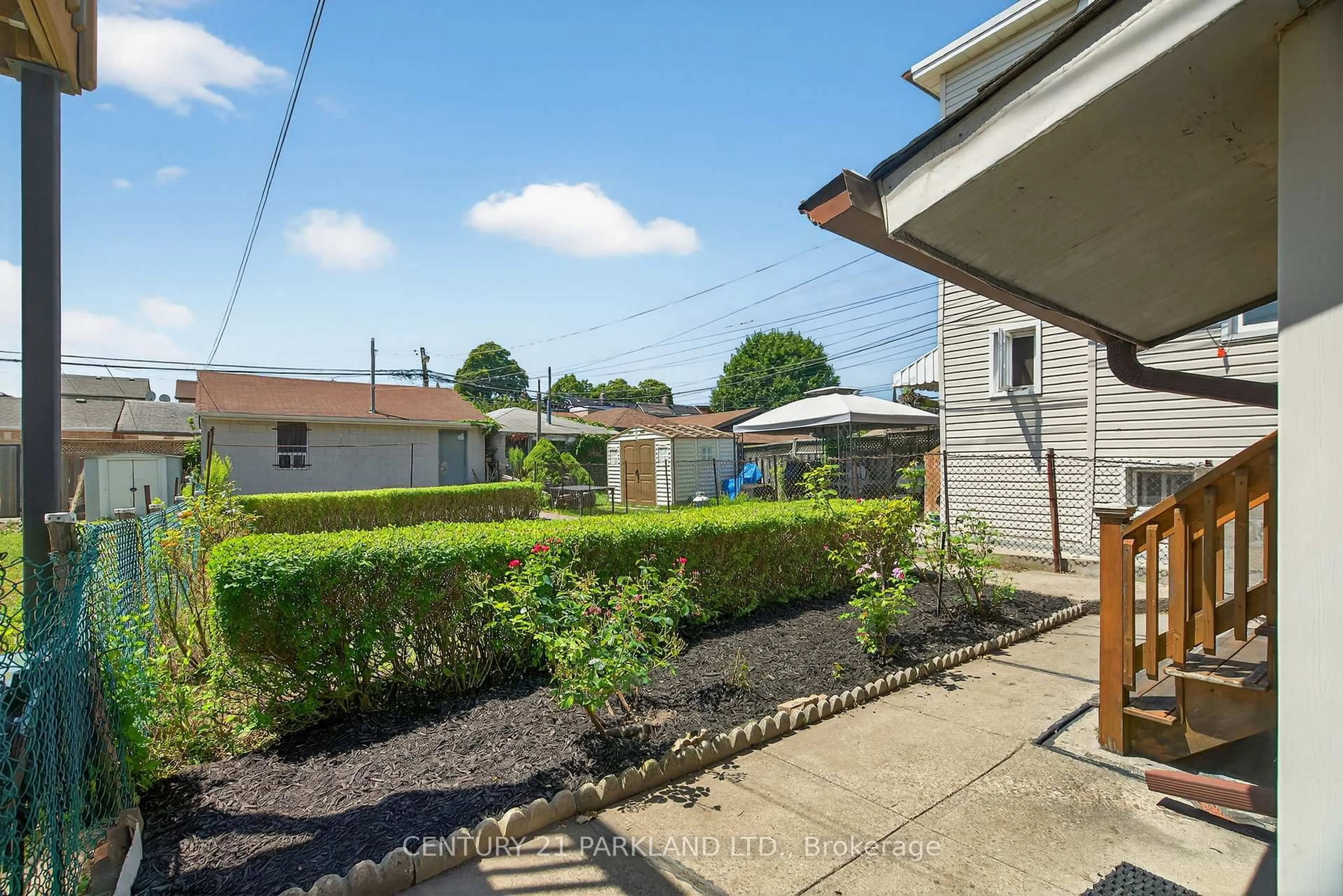 Patio, street for 122 GREENLAW Ave, Toronto Ontario M6H 3V5