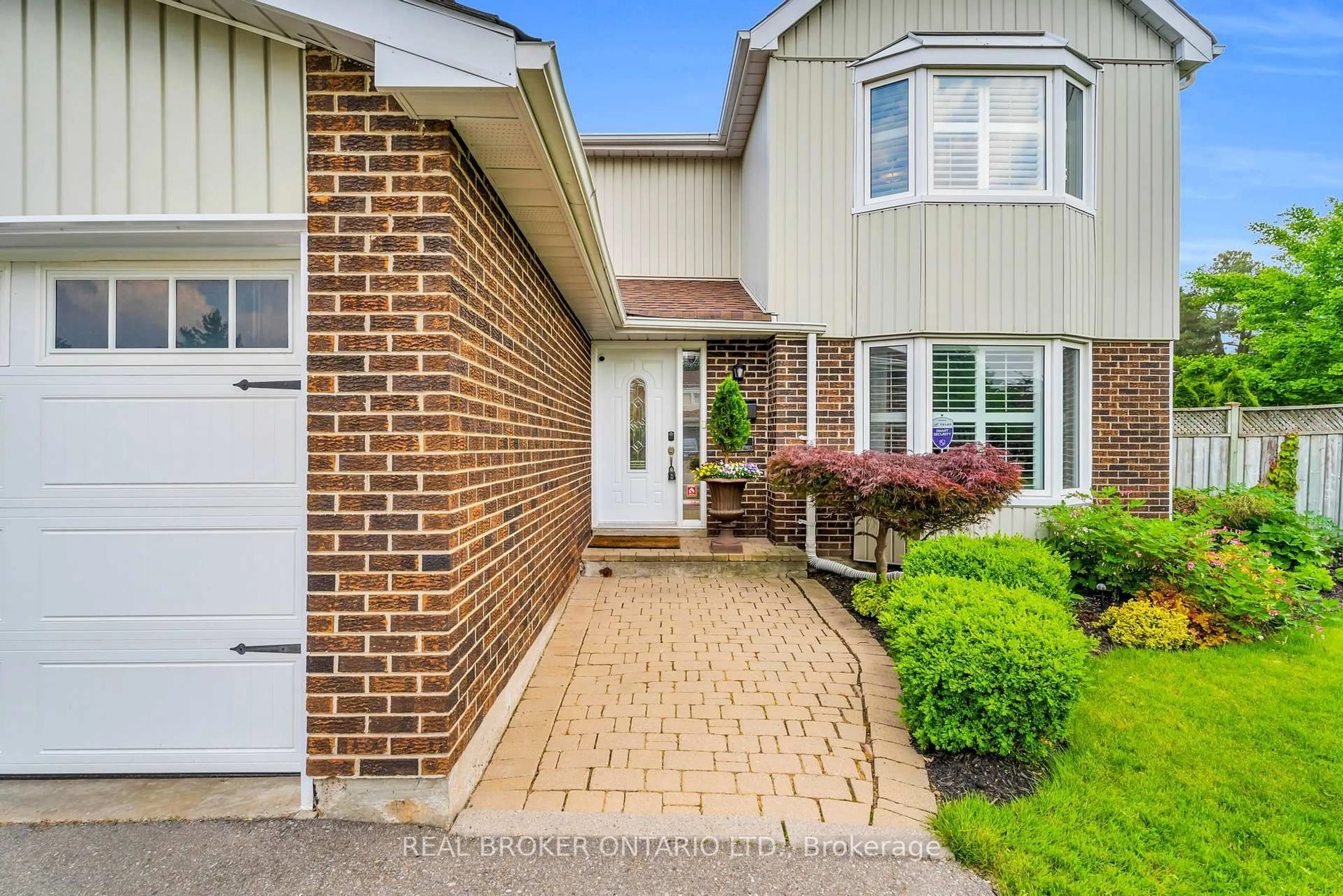 Home with brick exterior material, street for 18 Mansfield St, Brampton Ontario L6S 2Y4