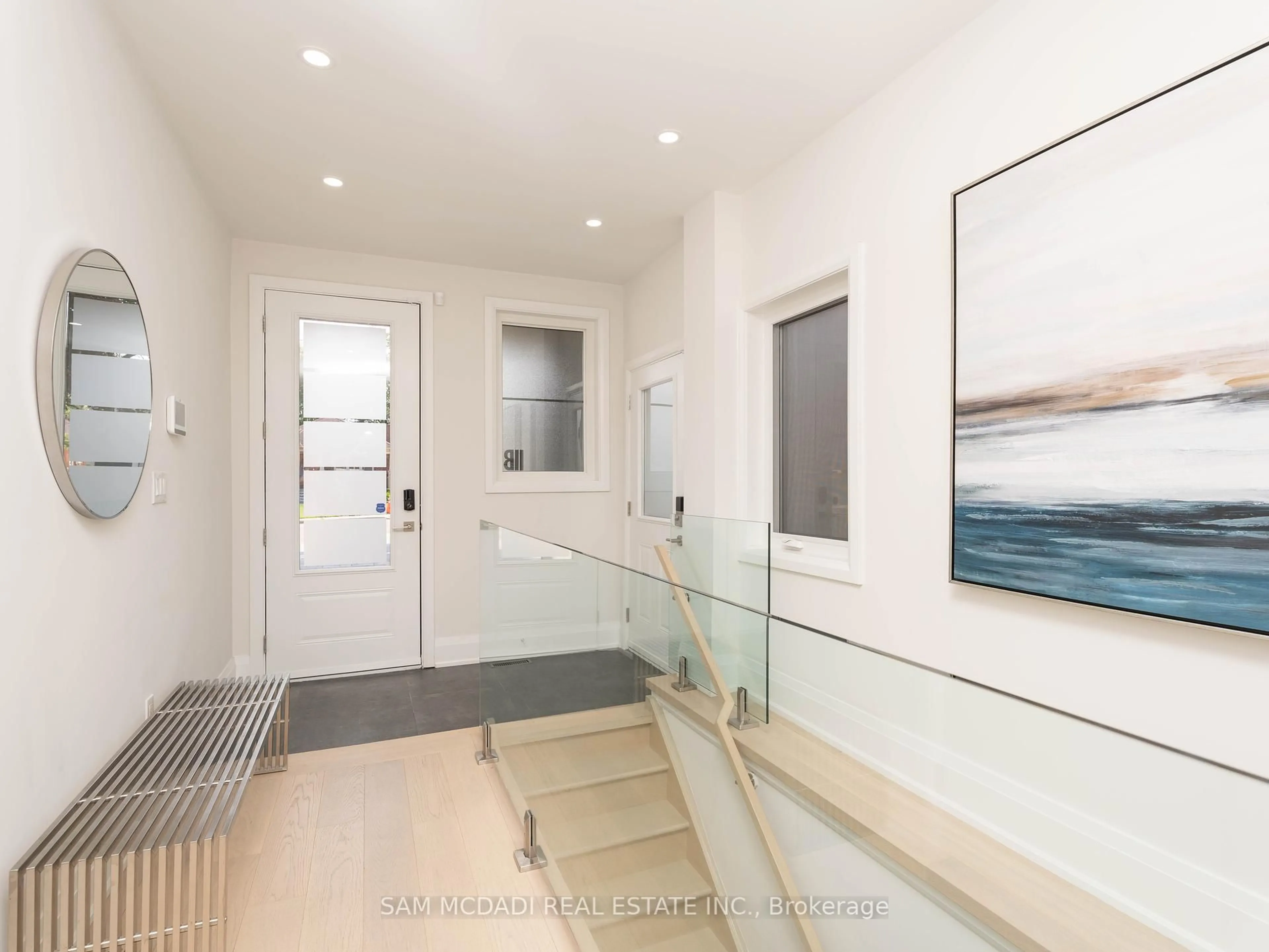 Indoor entryway for 11B Maple Ave, Mississauga Ontario L5H 2R9