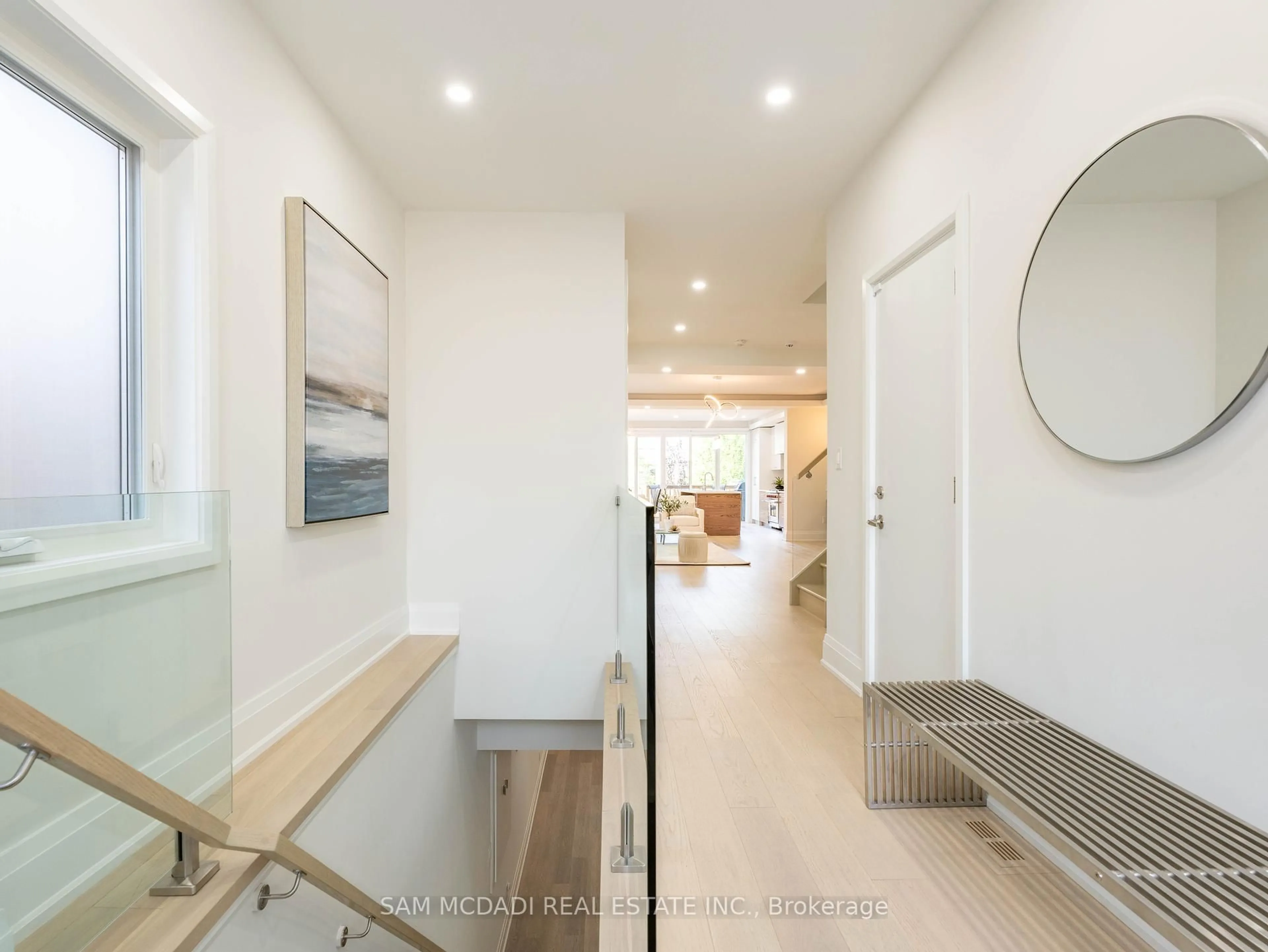 Indoor entryway for 11B Maple Ave, Mississauga Ontario L5H 2R9