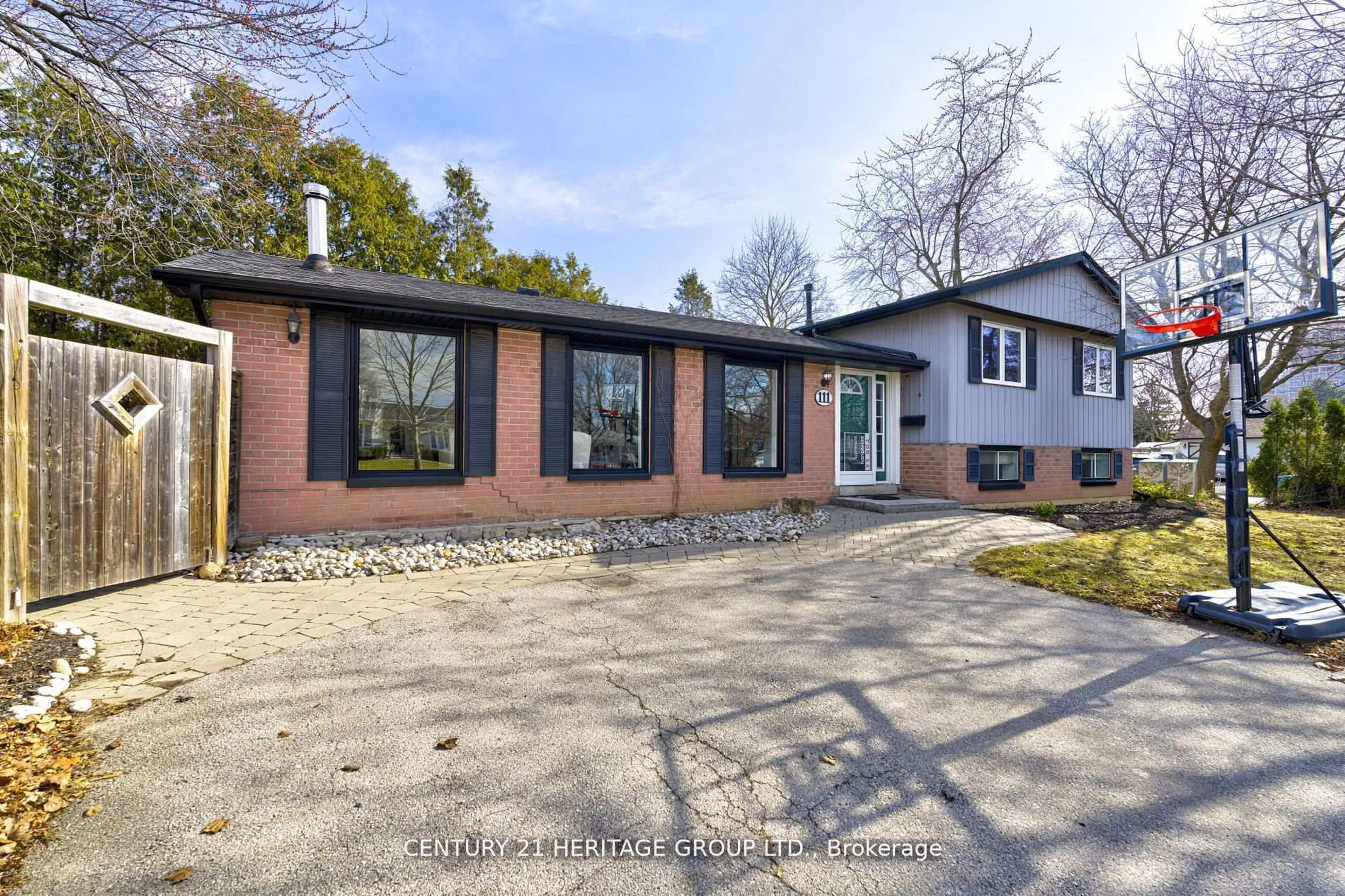 Home with brick exterior material, street for 111 Lorne Scots Dr, Milton Ontario L9T 2Z5