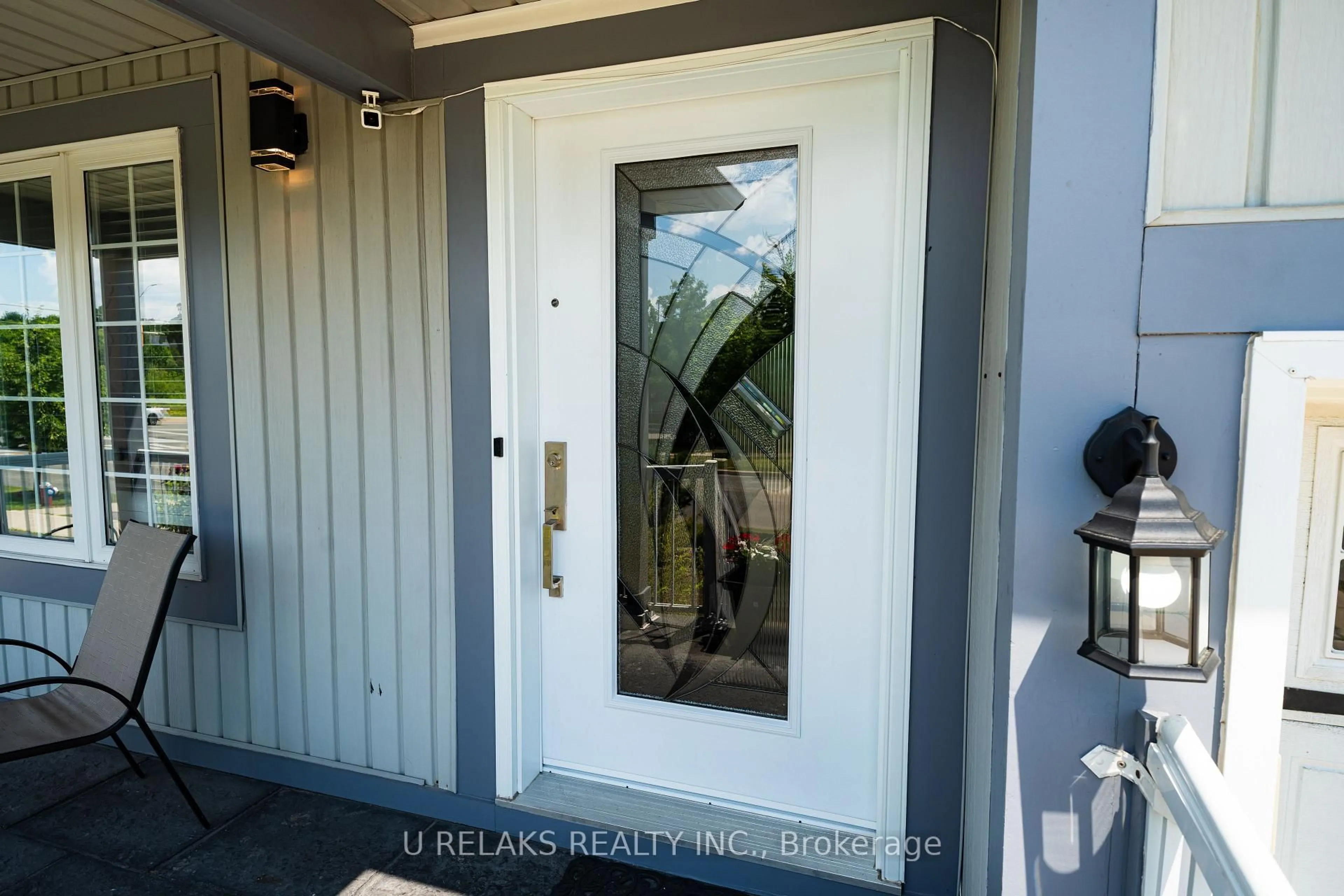 Indoor entryway for 7211 Atwood Lane, Mississauga Ontario L5N 7X2