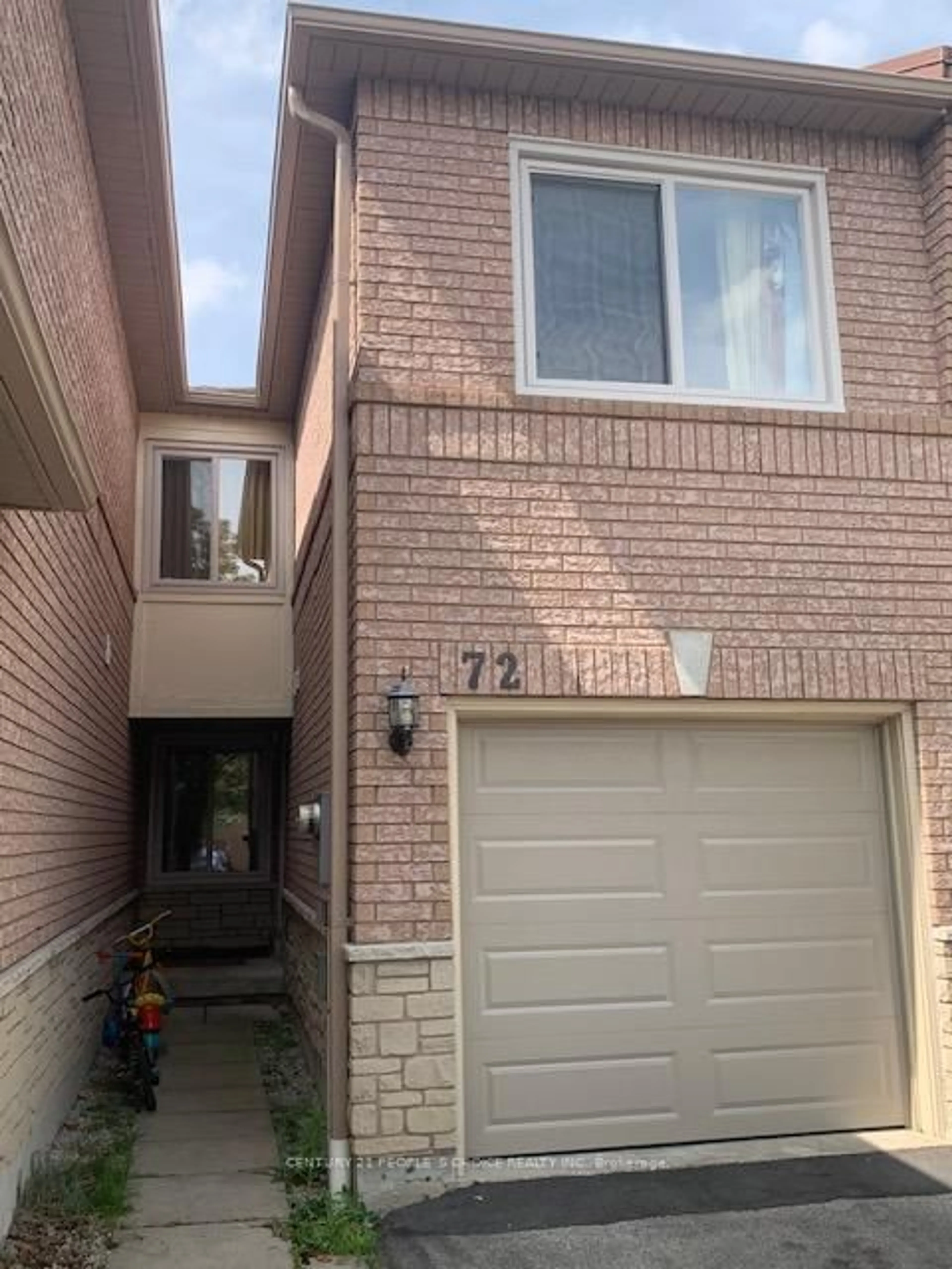 Home with brick exterior material, street for 5420 Fallingbrook Dr #72, Mississauga Ontario L5V 2H6