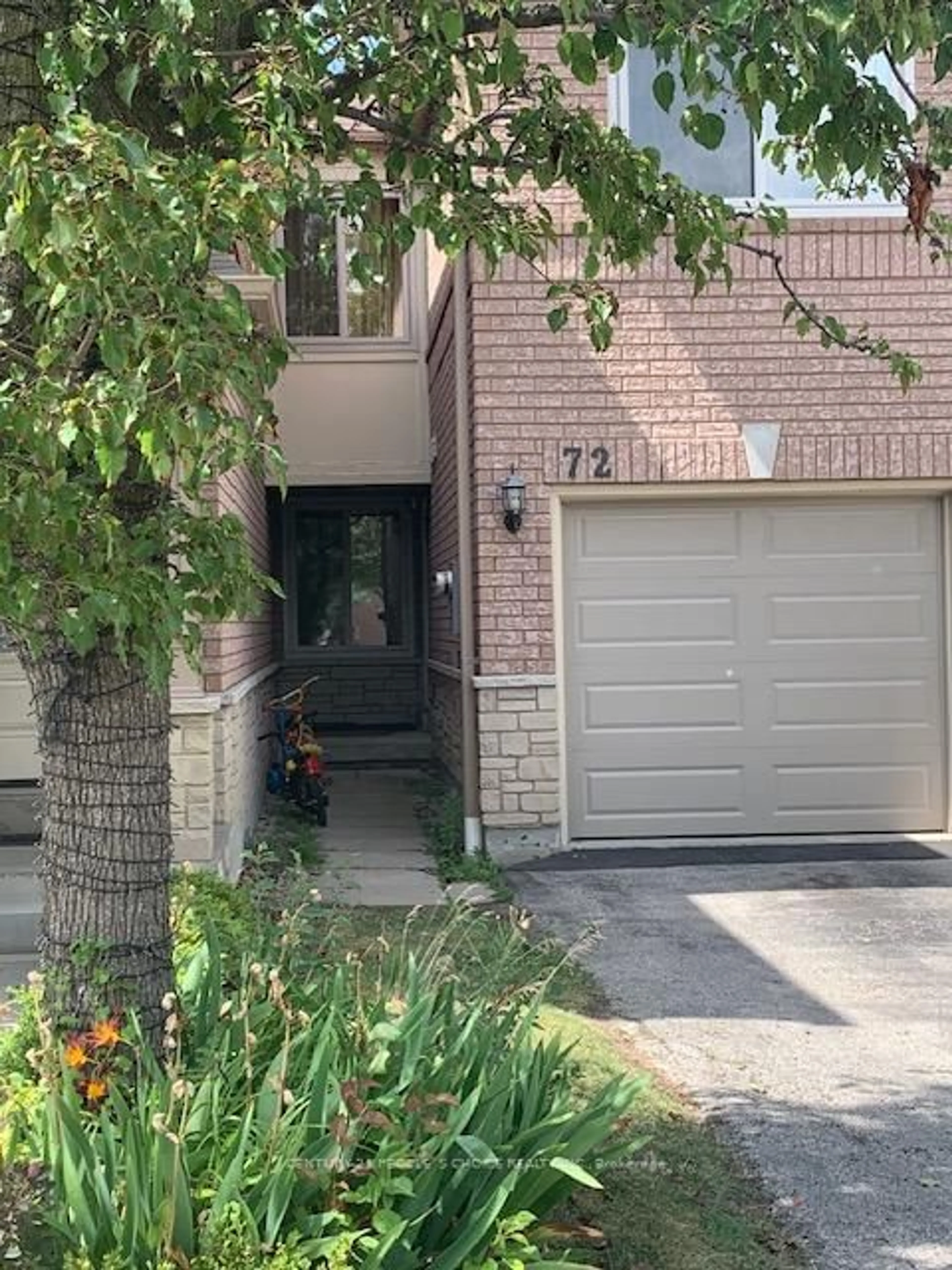Home with brick exterior material, street for 5420 Fallingbrook Dr #72, Mississauga Ontario L5V 2H6