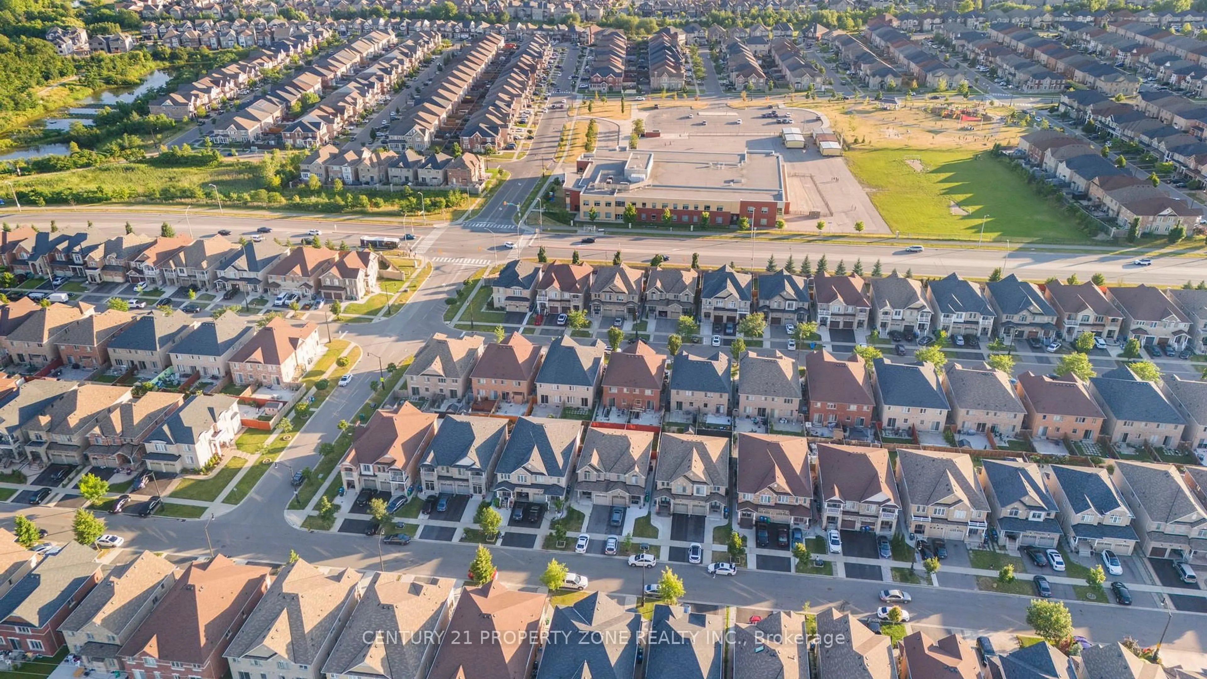 A pic from outside/outdoor area/front of a property/back of a property/a pic from drone, street for 48 Durango Dr, Brampton Ontario L6X 5H3
