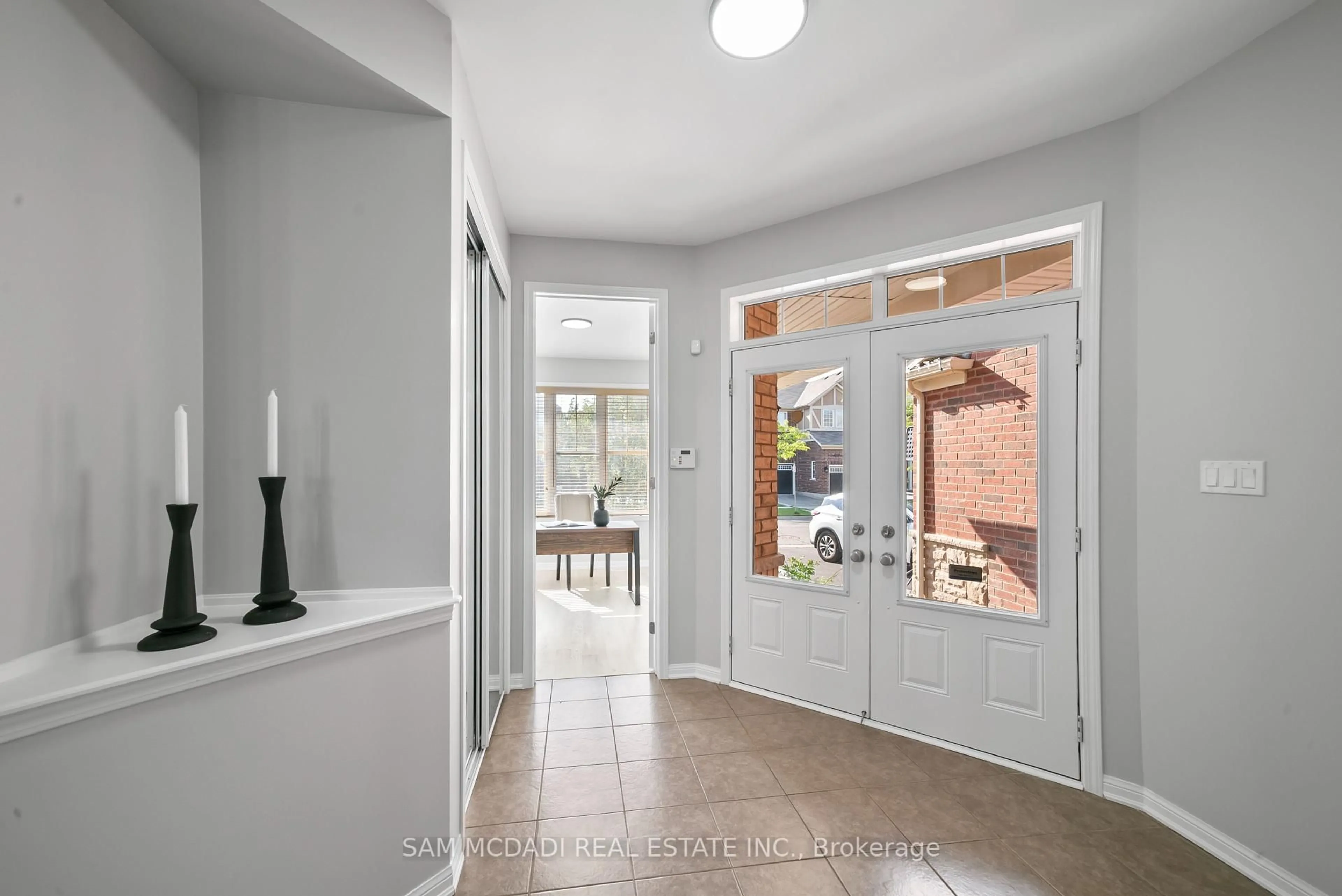 Indoor entryway for 73 Miracle Tr, Brampton Ontario L7A 0Y8