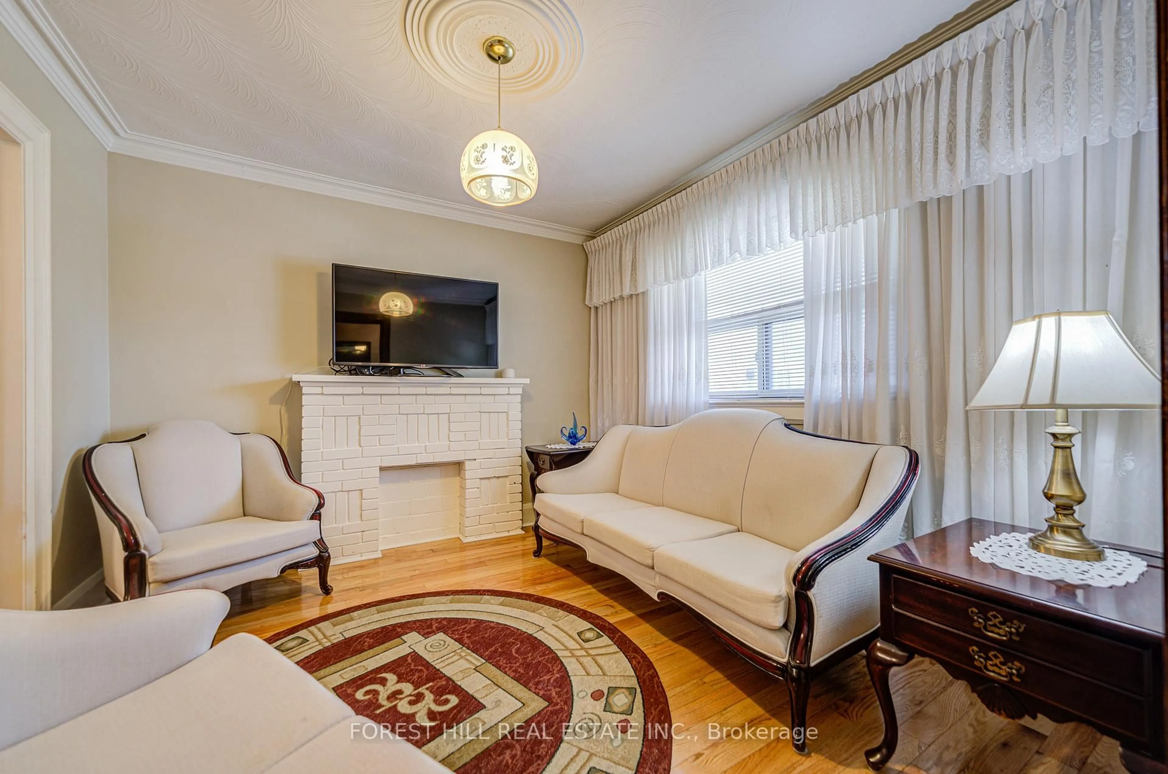 Living room with furniture, unknown for 8 Norman Ave, Toronto Ontario M6E 1G7