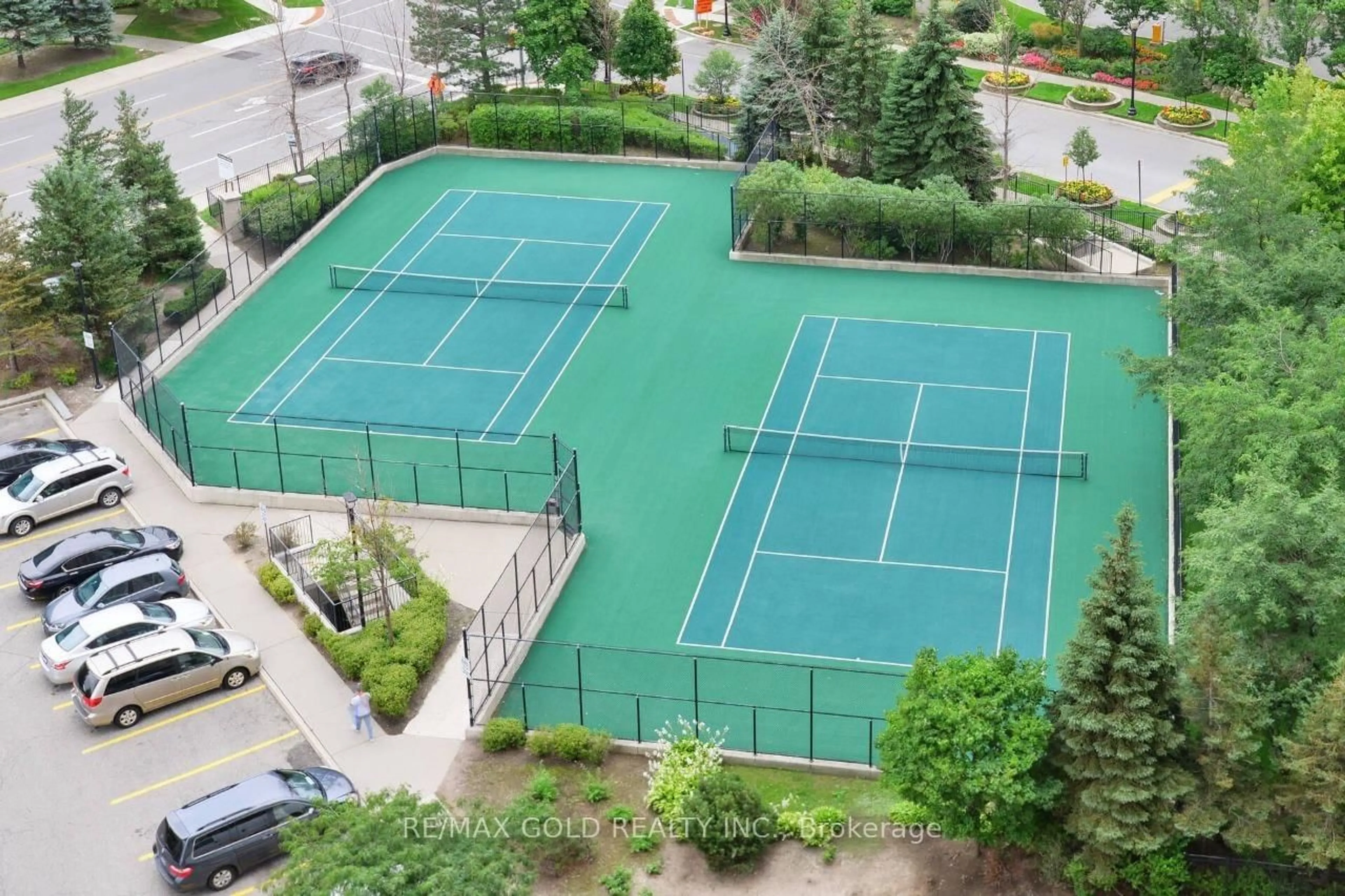A pic from outside/outdoor area/front of a property/back of a property/a pic from drone, unknown for 35 Kingsbridge Garden Circ #3205, Mississauga Ontario L5R 3Z5