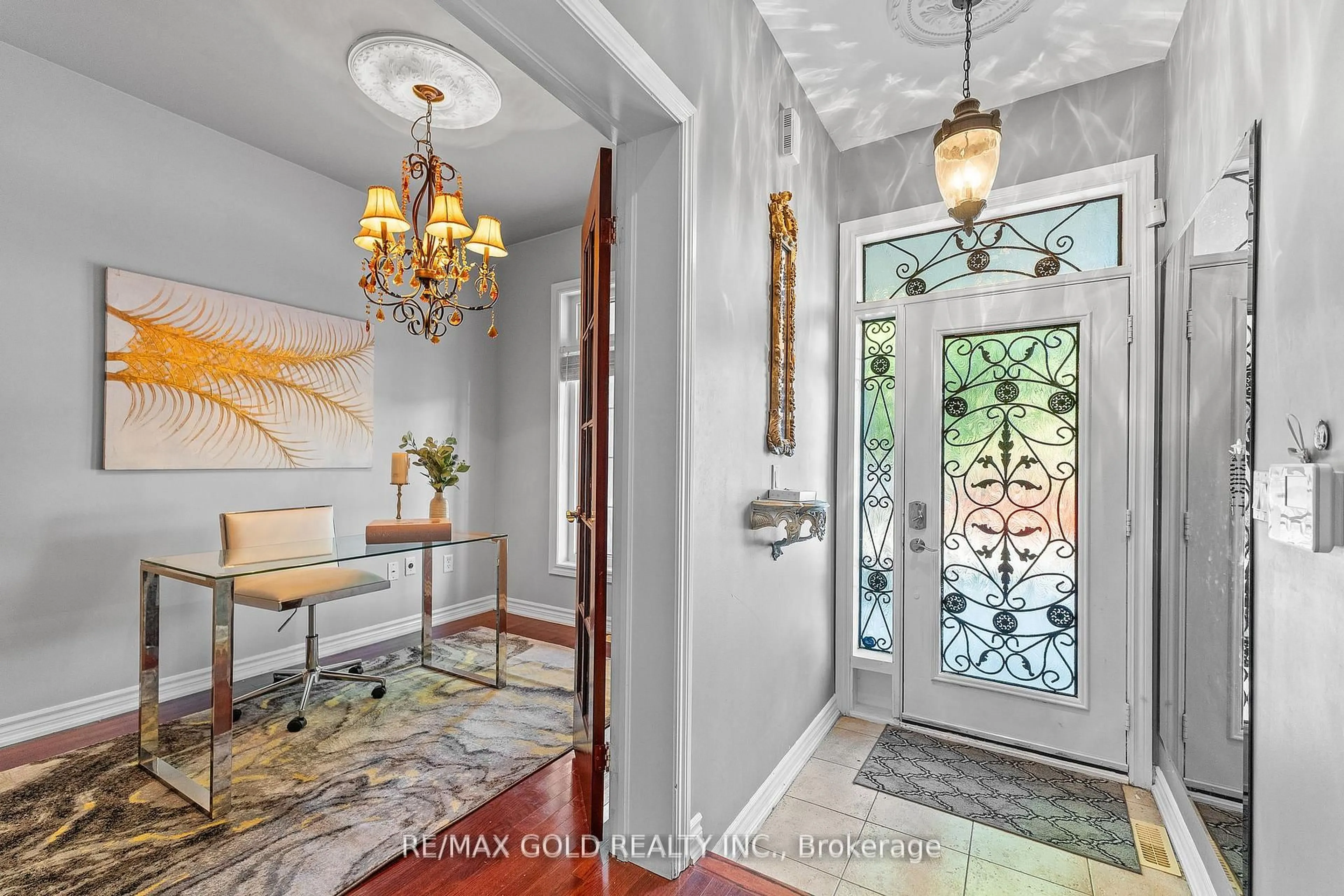 Indoor entryway for 69 Sled Dog Rd, Brampton Ontario L6R 0J7
