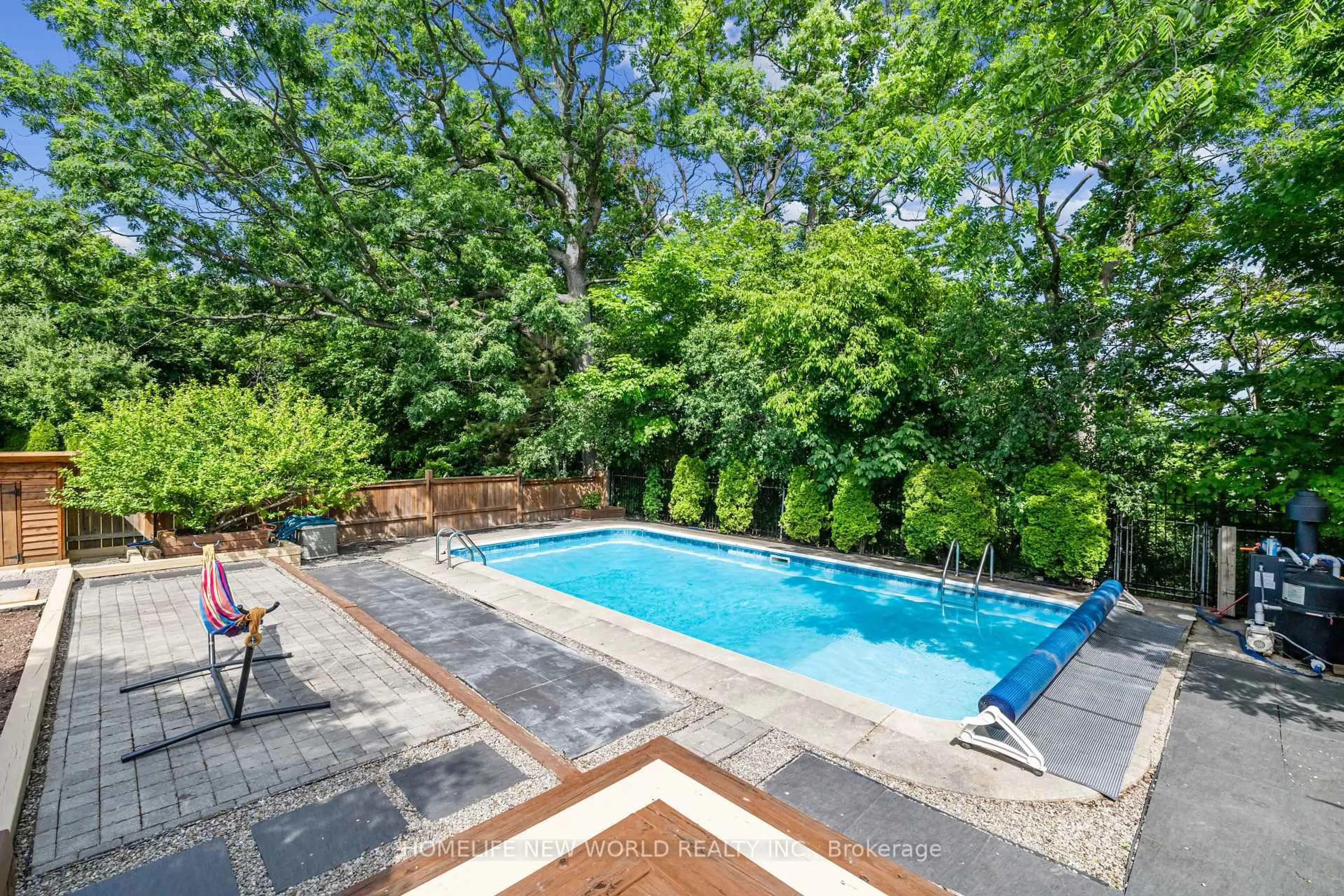 Pool for 1192 Falgarwood Dr, Oakville Ontario L6H 2L3
